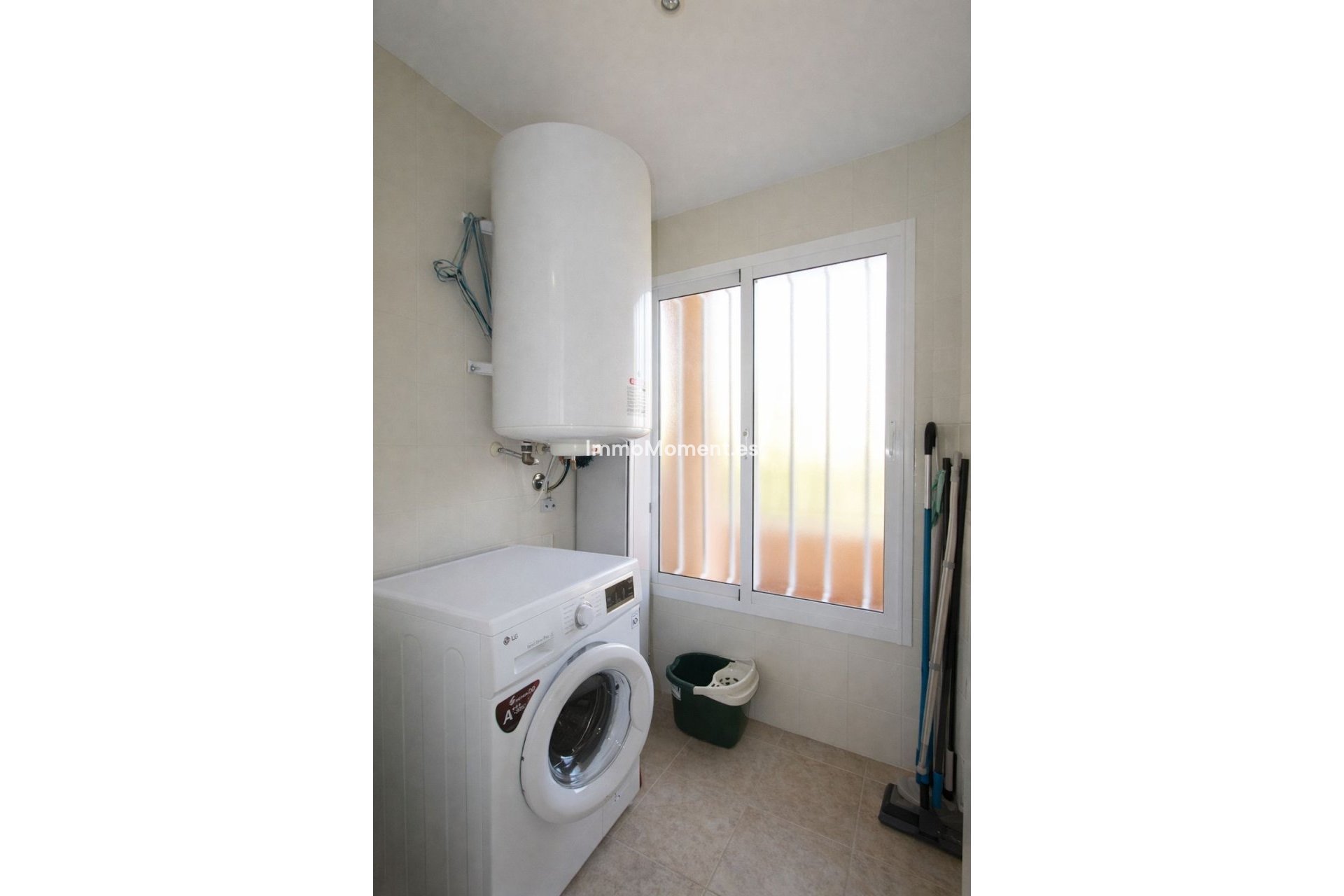 Resale - Apartment - Marbella - Elviria