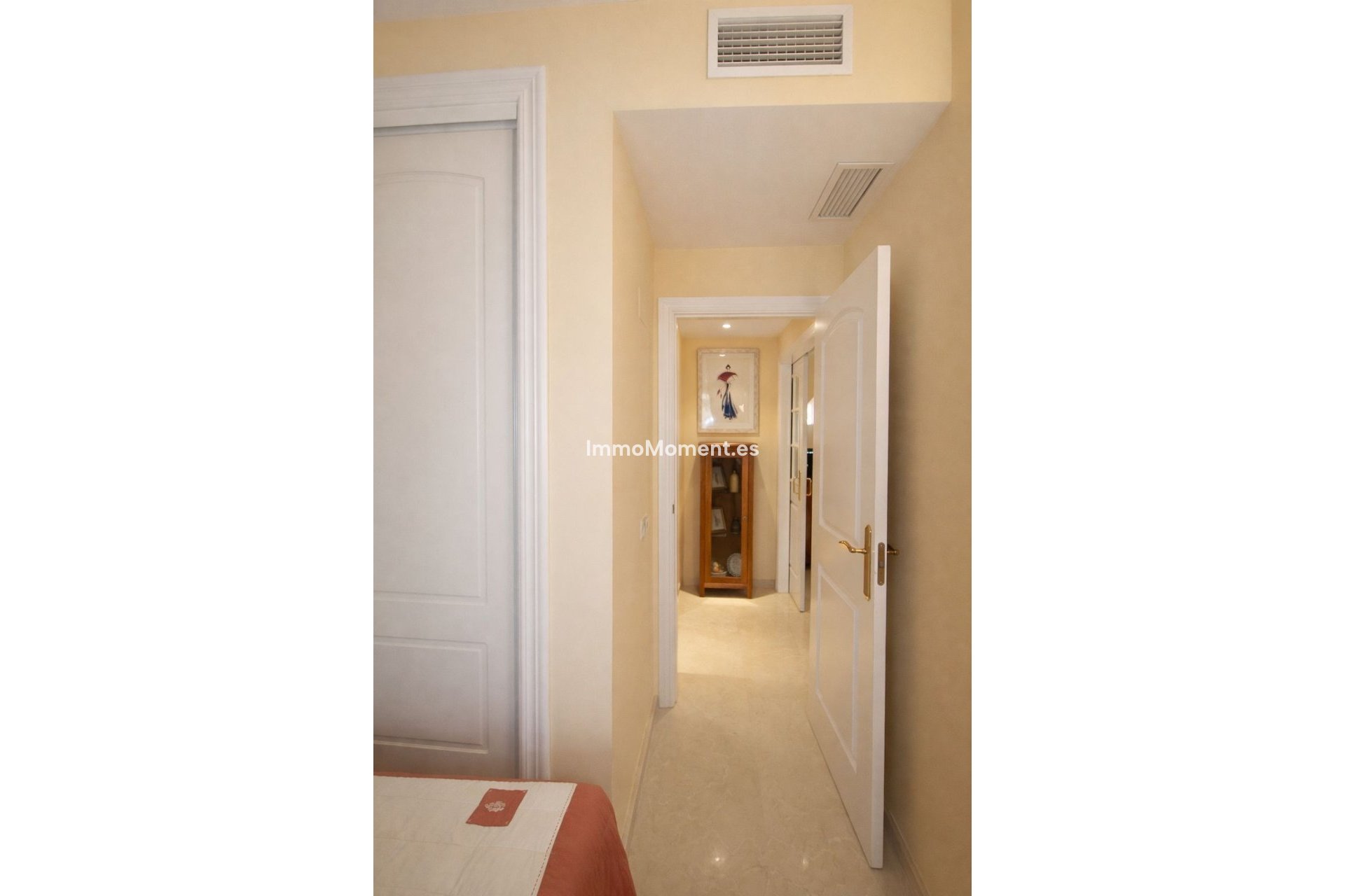 Resale - Apartment - Marbella - Elviria