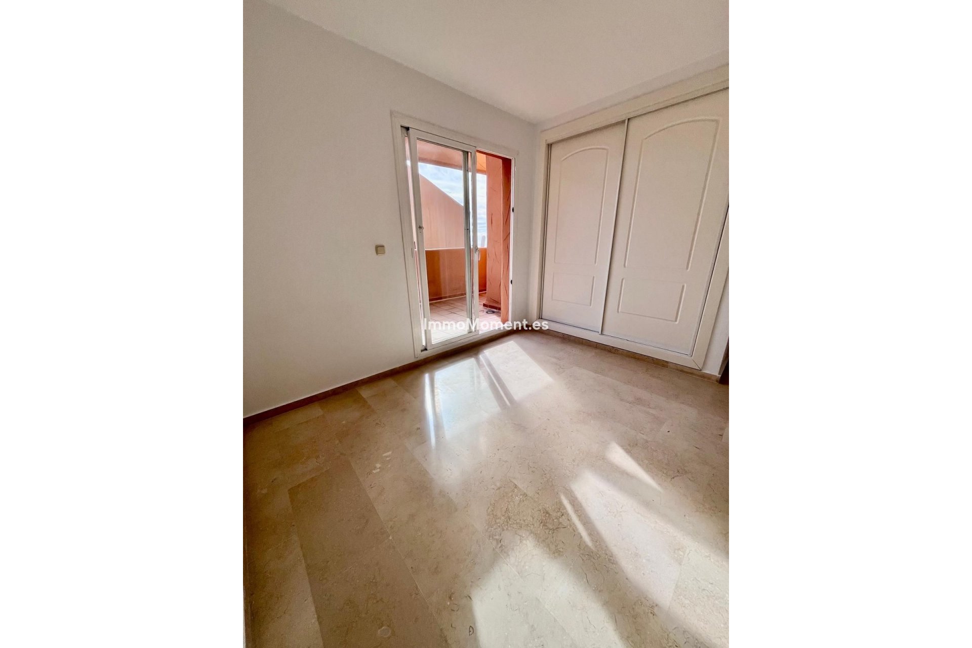 Resale - Apartment - Marbella - Elviria