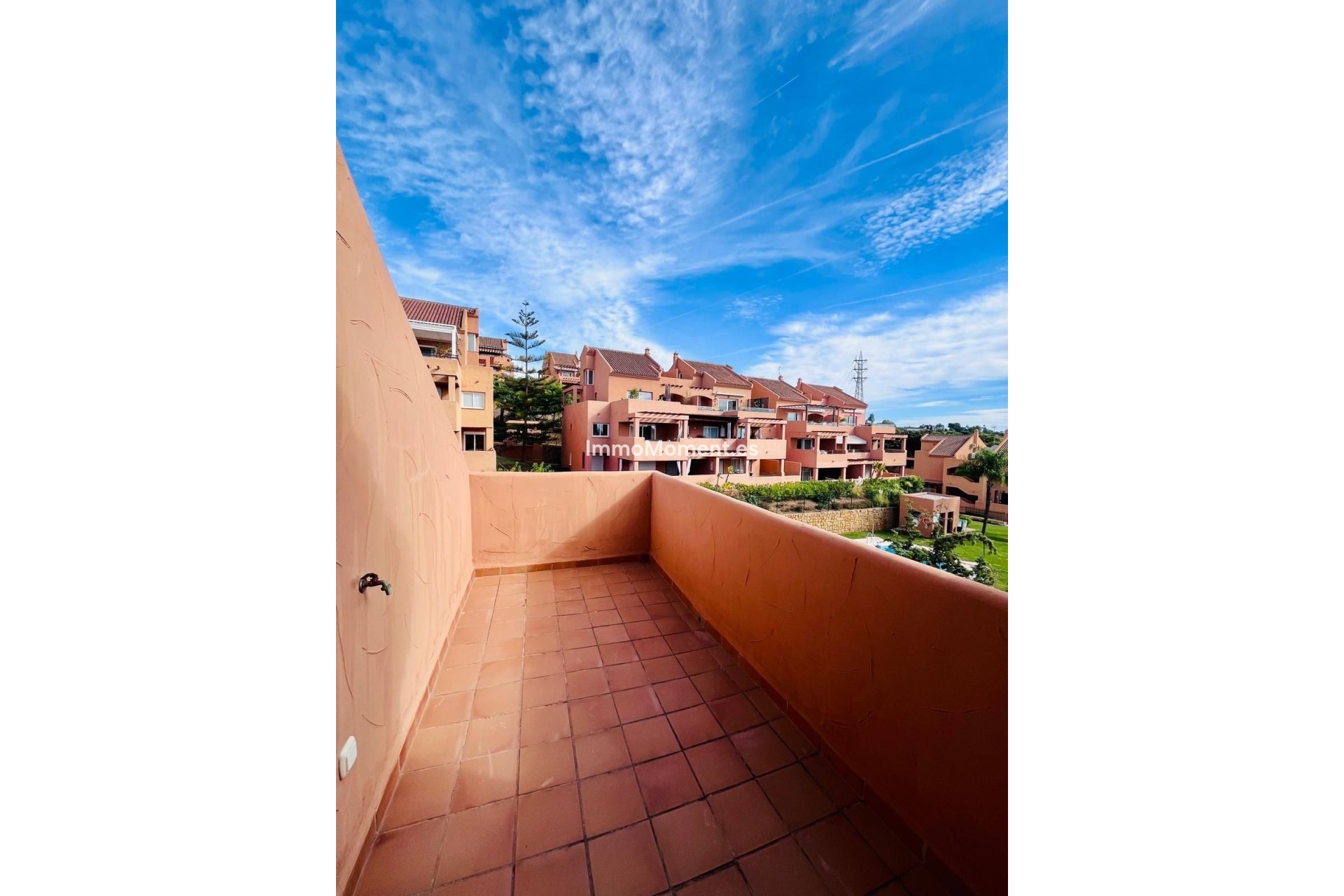 Resale - Apartment - Marbella - Elviria
