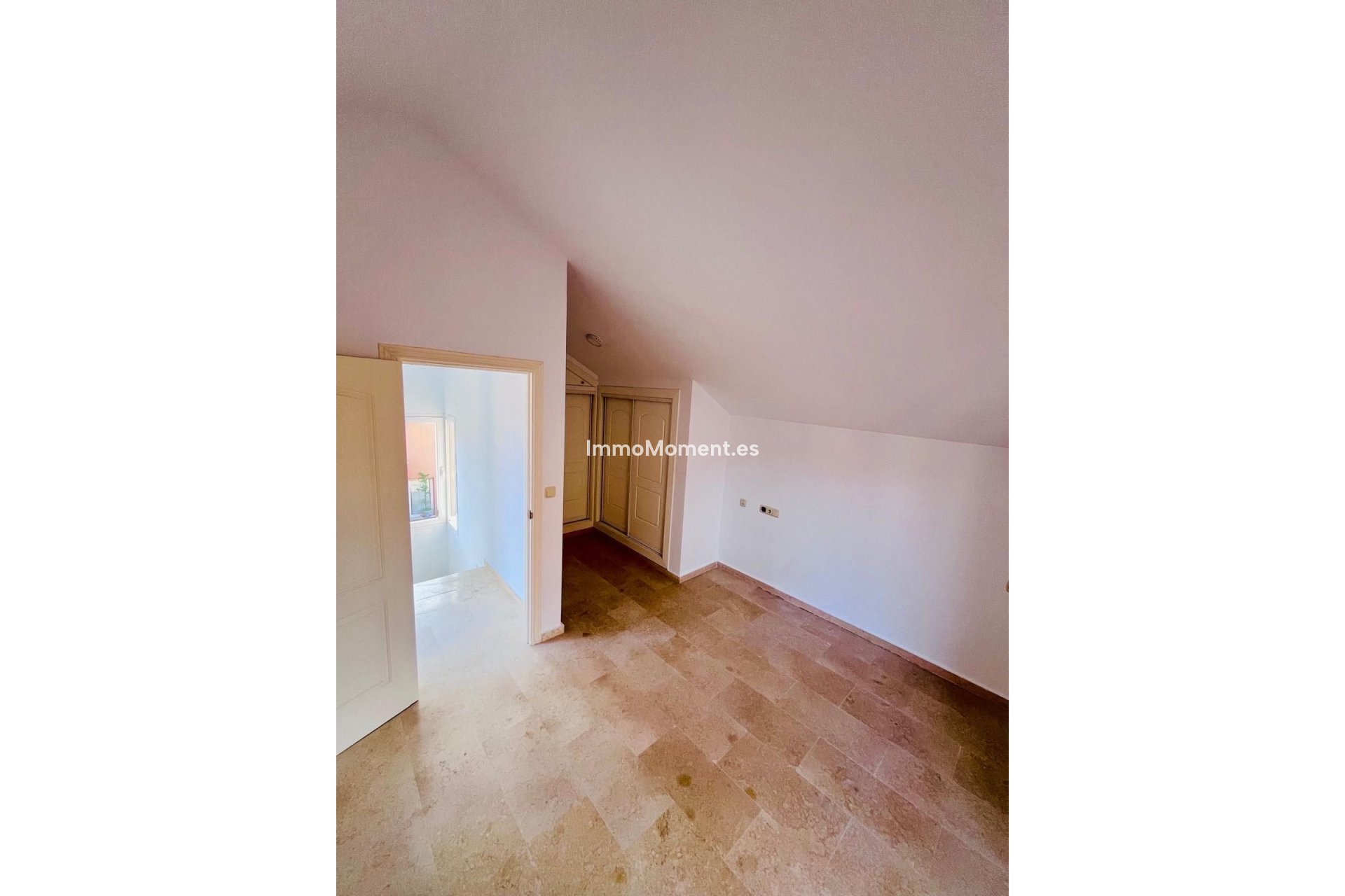 Resale - Apartment - Marbella - Elviria