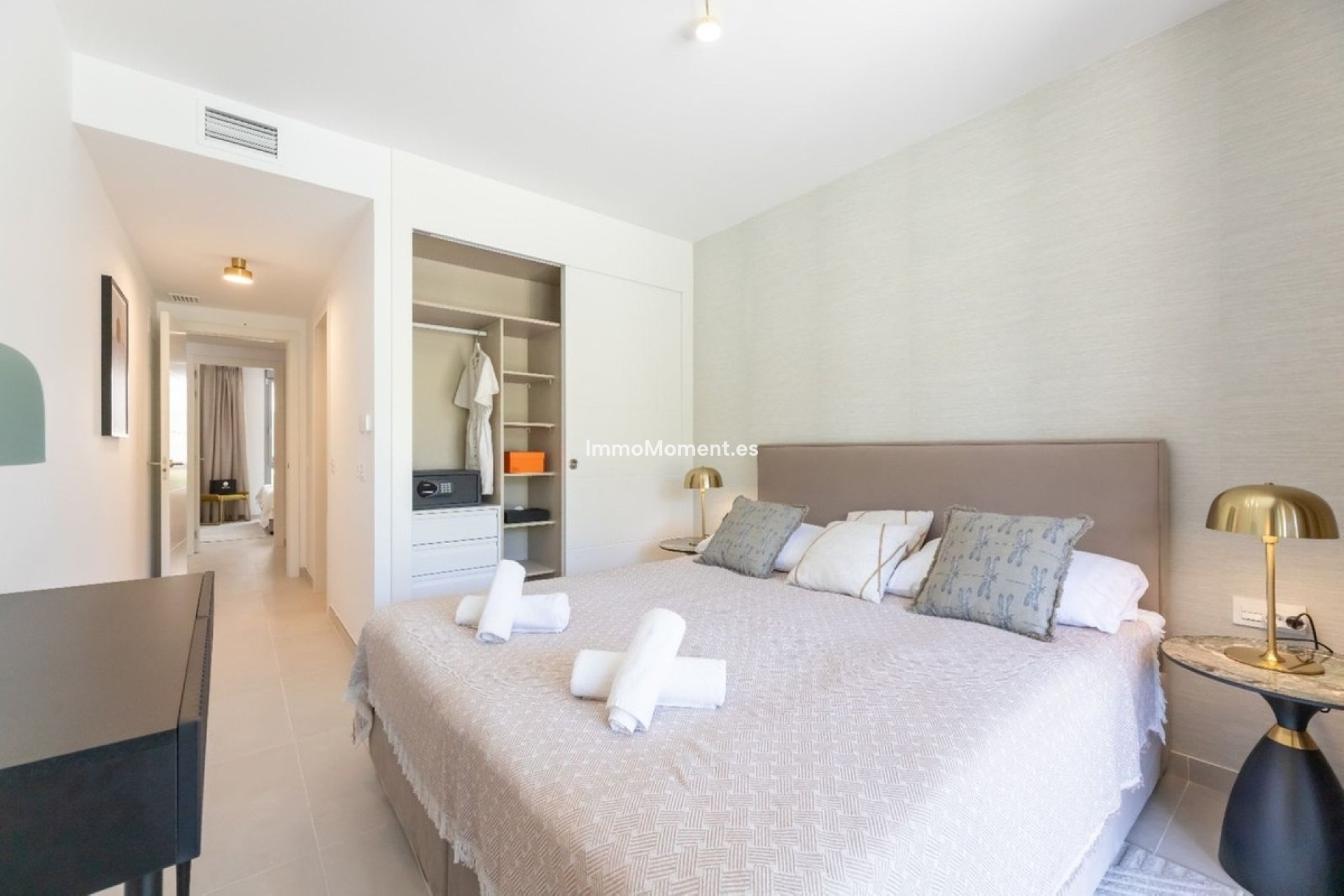 Resale - Apartment - Marbella - Elviria