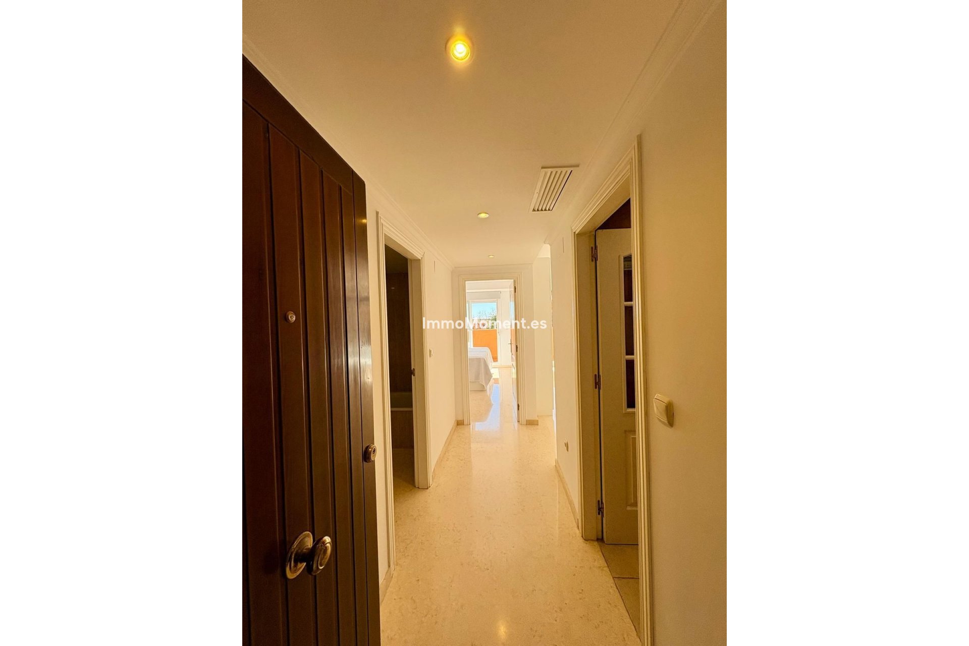 Resale - Apartment - Marbella - Elviria