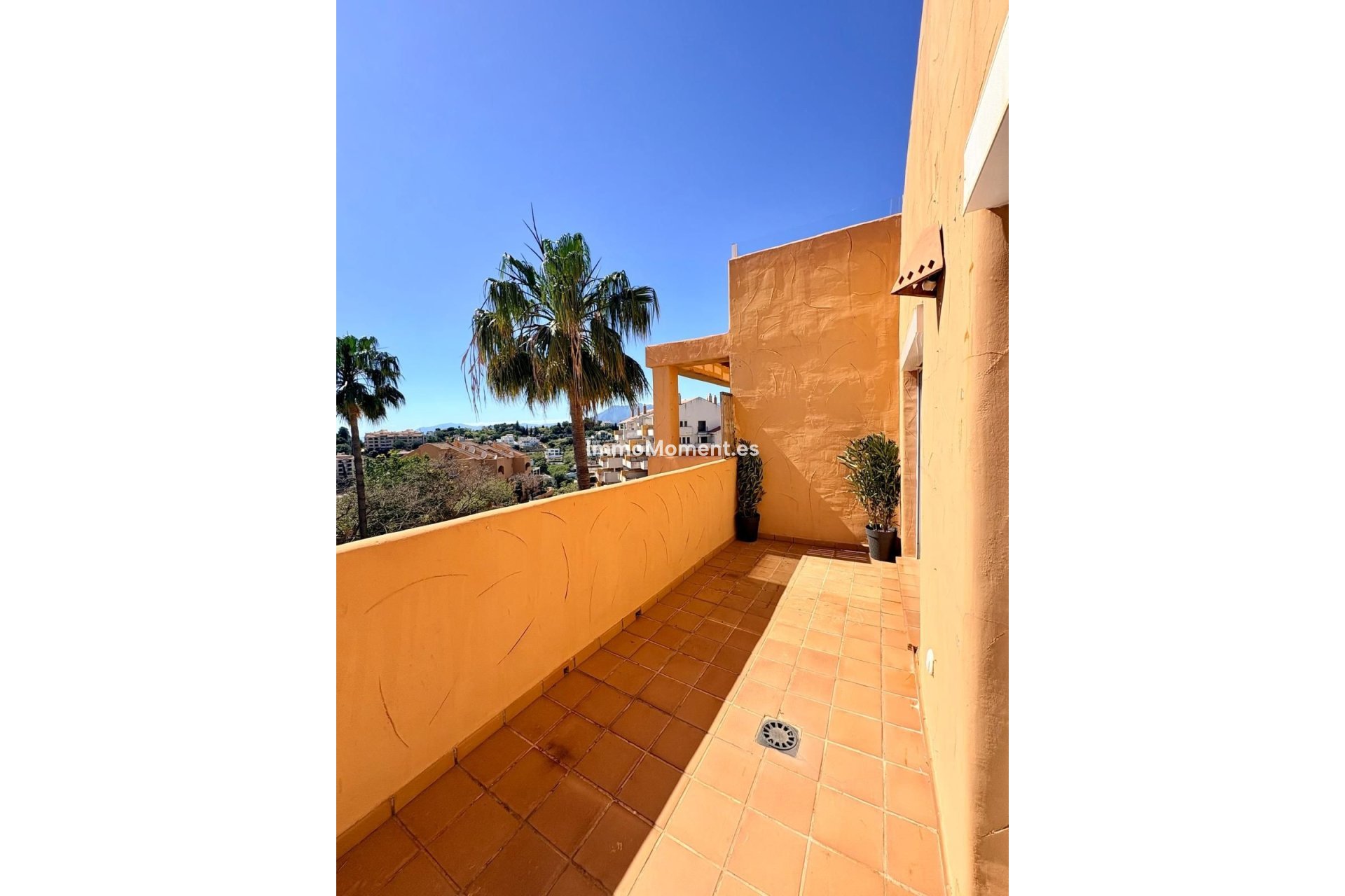 Resale - Apartment - Marbella - Elviria