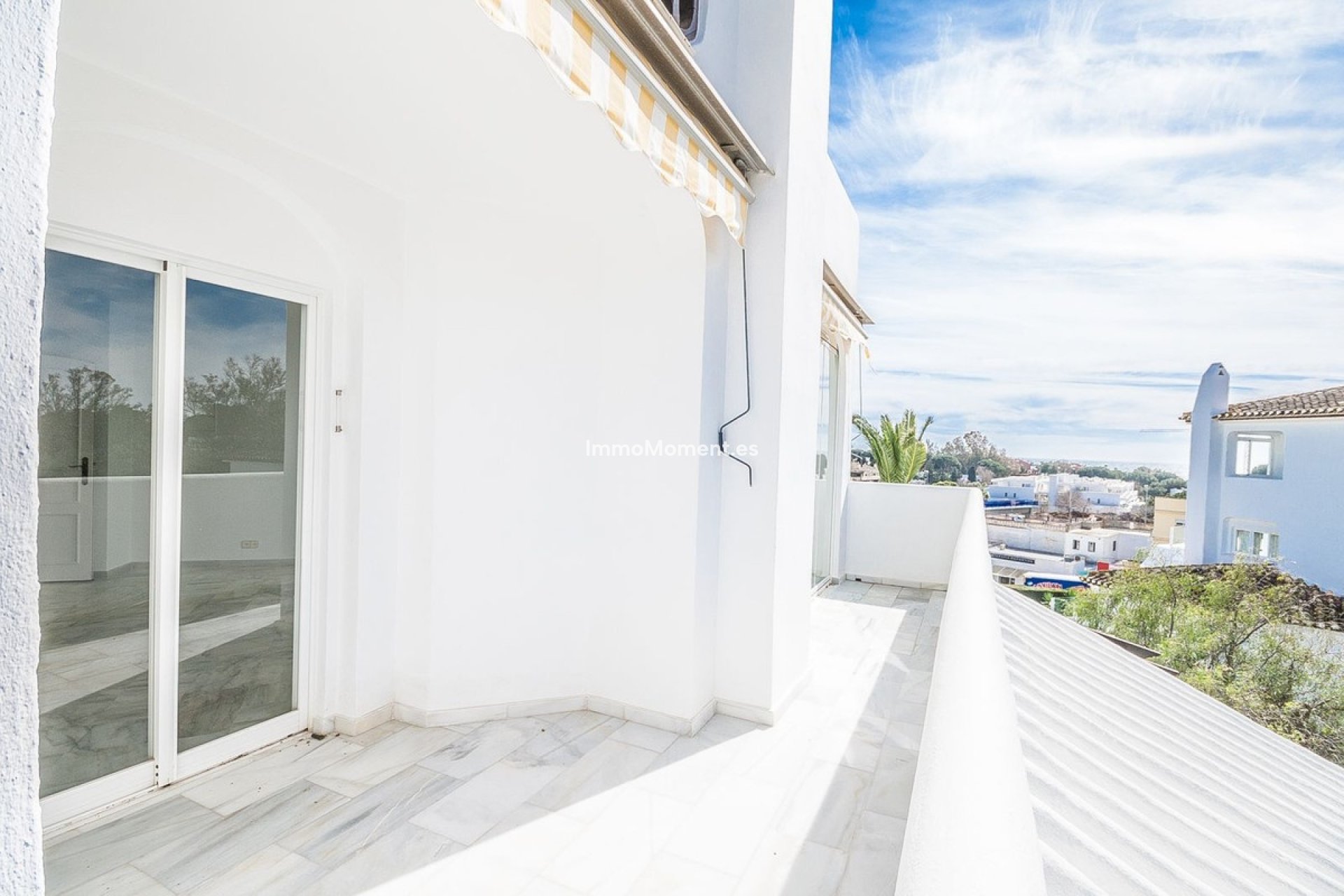 Resale - Apartment - Marbella - Elviria