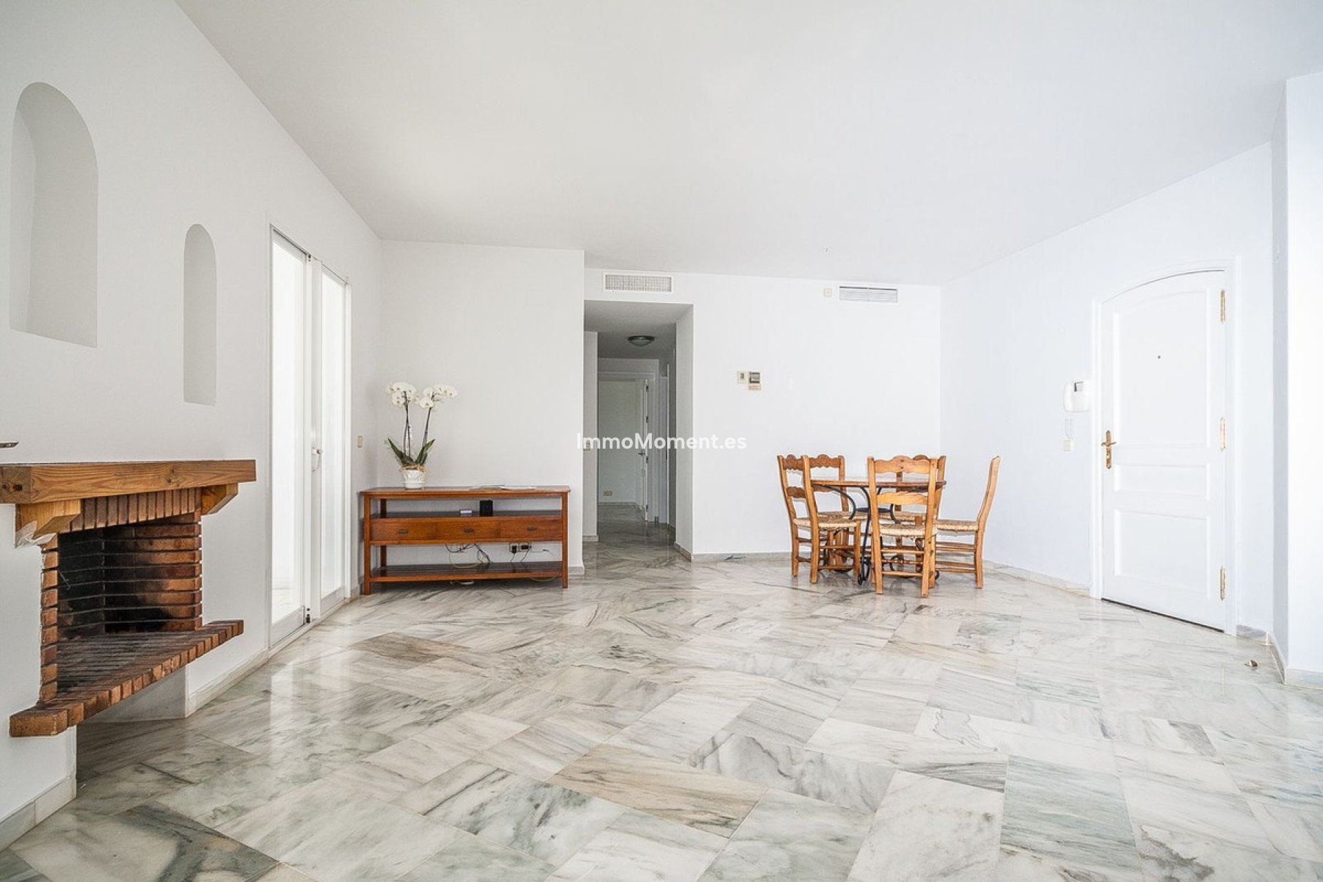 Resale - Apartment - Marbella - Elviria