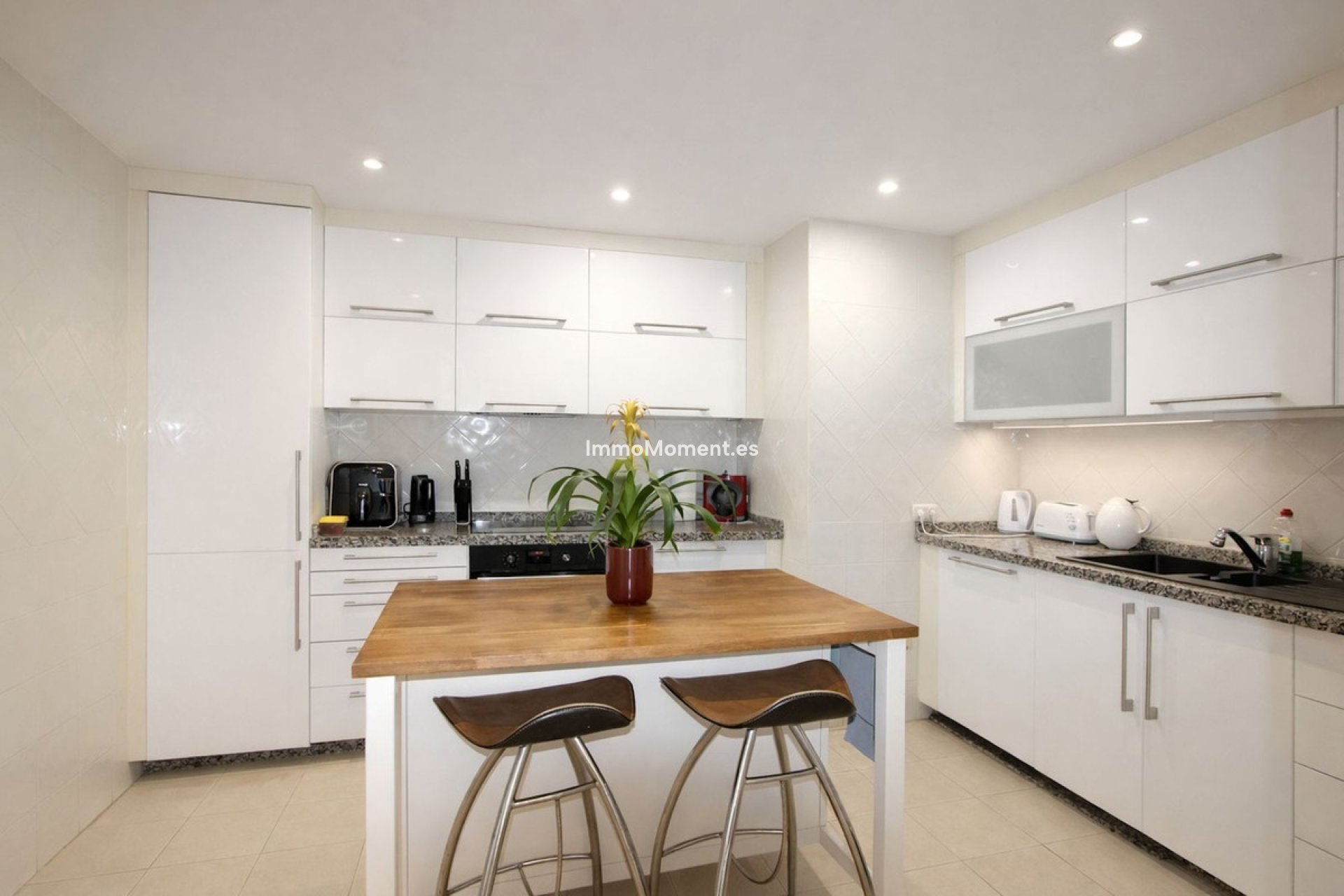 Resale - Apartment - Marbella - Elviria