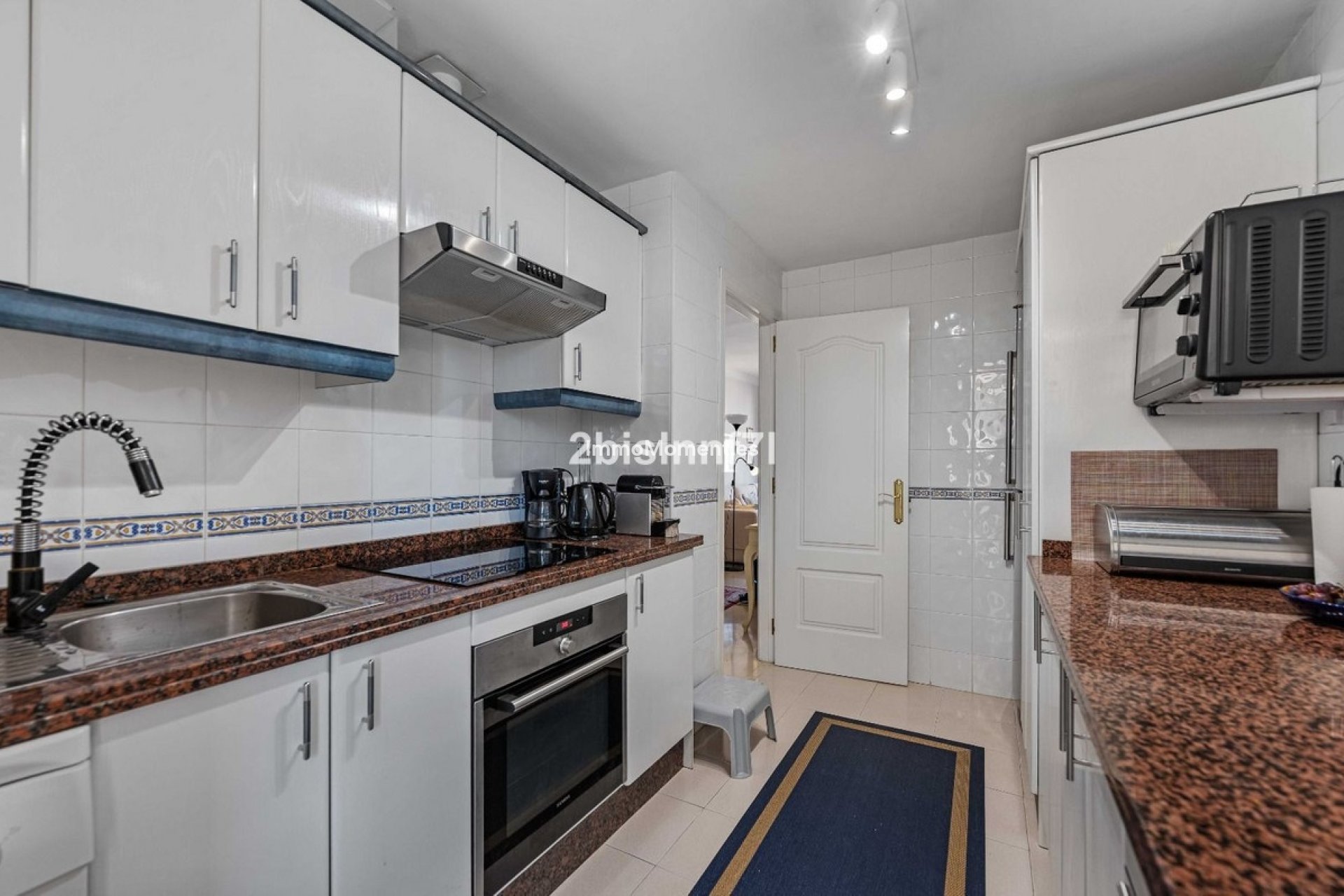 Resale - Apartment - Marbella - Elviria