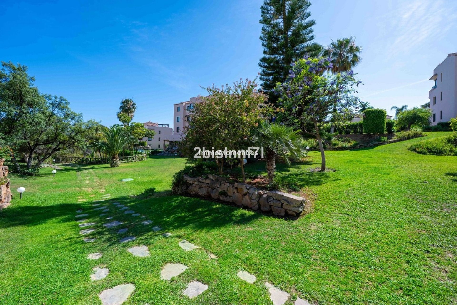 Resale - Apartment - Marbella - Elviria