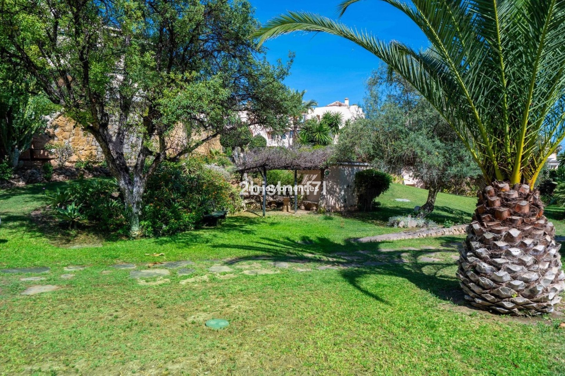 Resale - Apartment - Marbella - Elviria