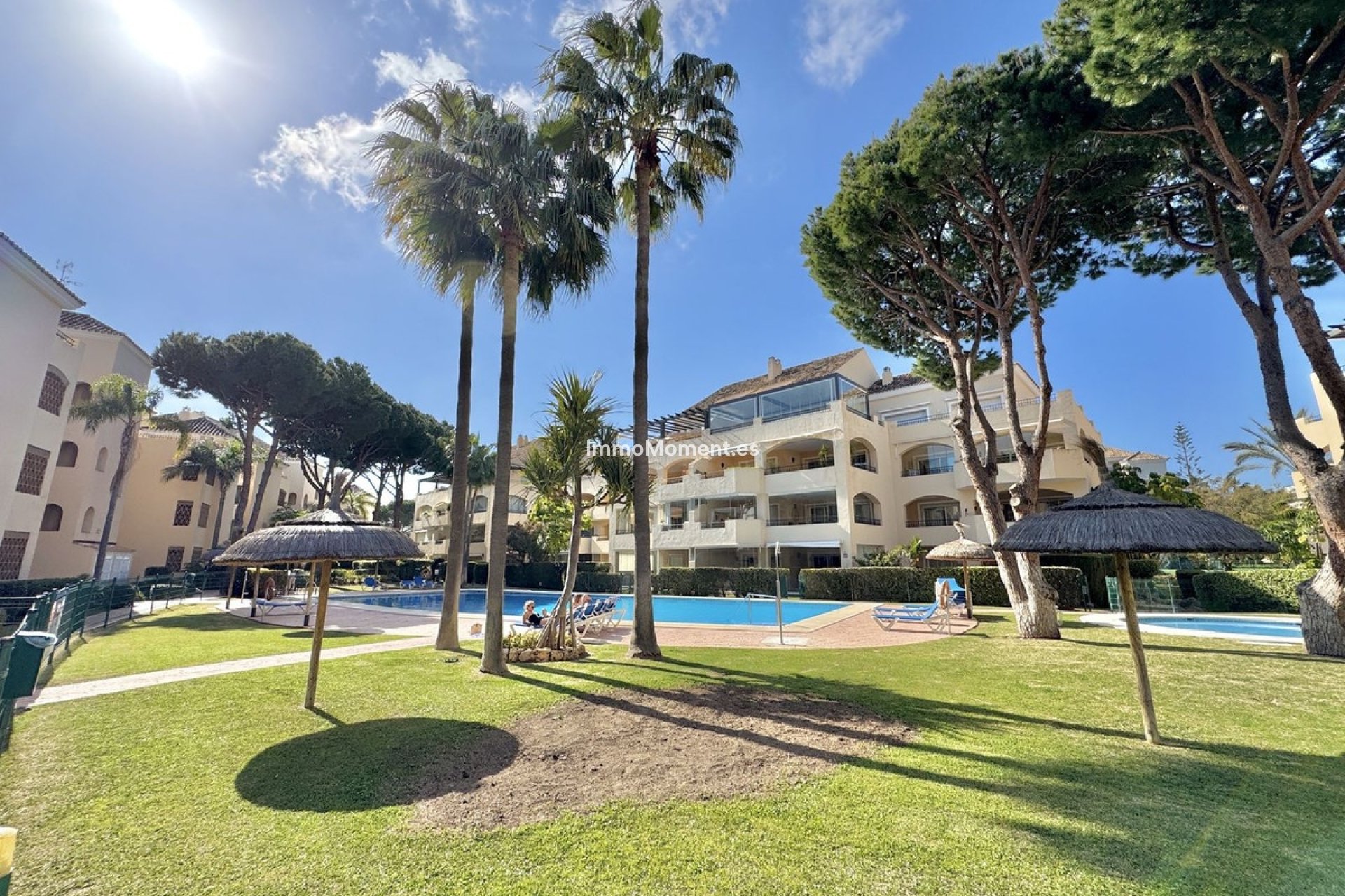 Resale - Apartment - Marbella - Elviria