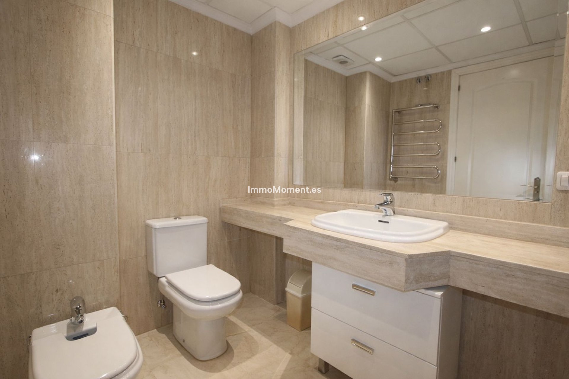 Resale - Apartment - Marbella - Elviria