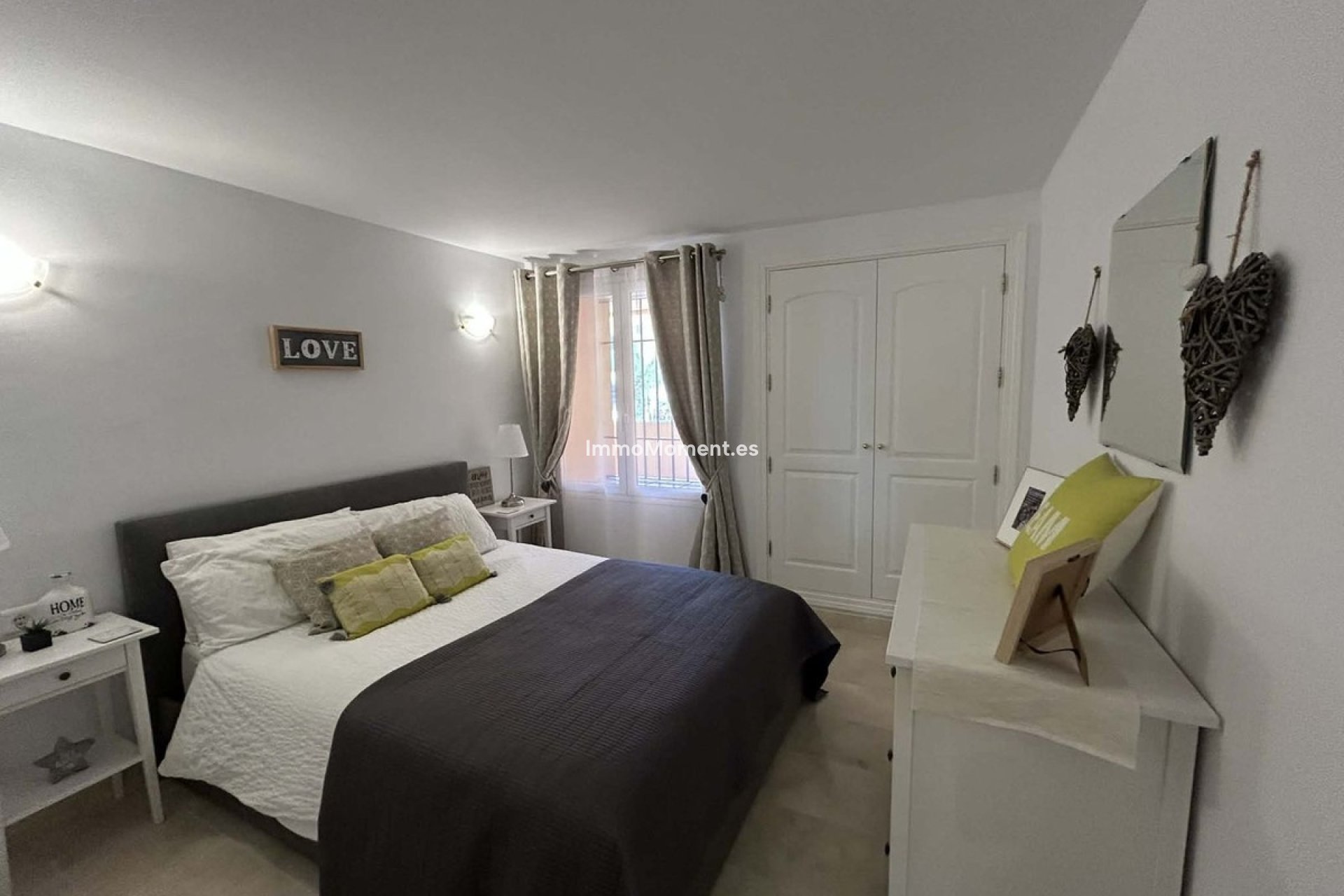 Resale - Apartment - Marbella - Elviria