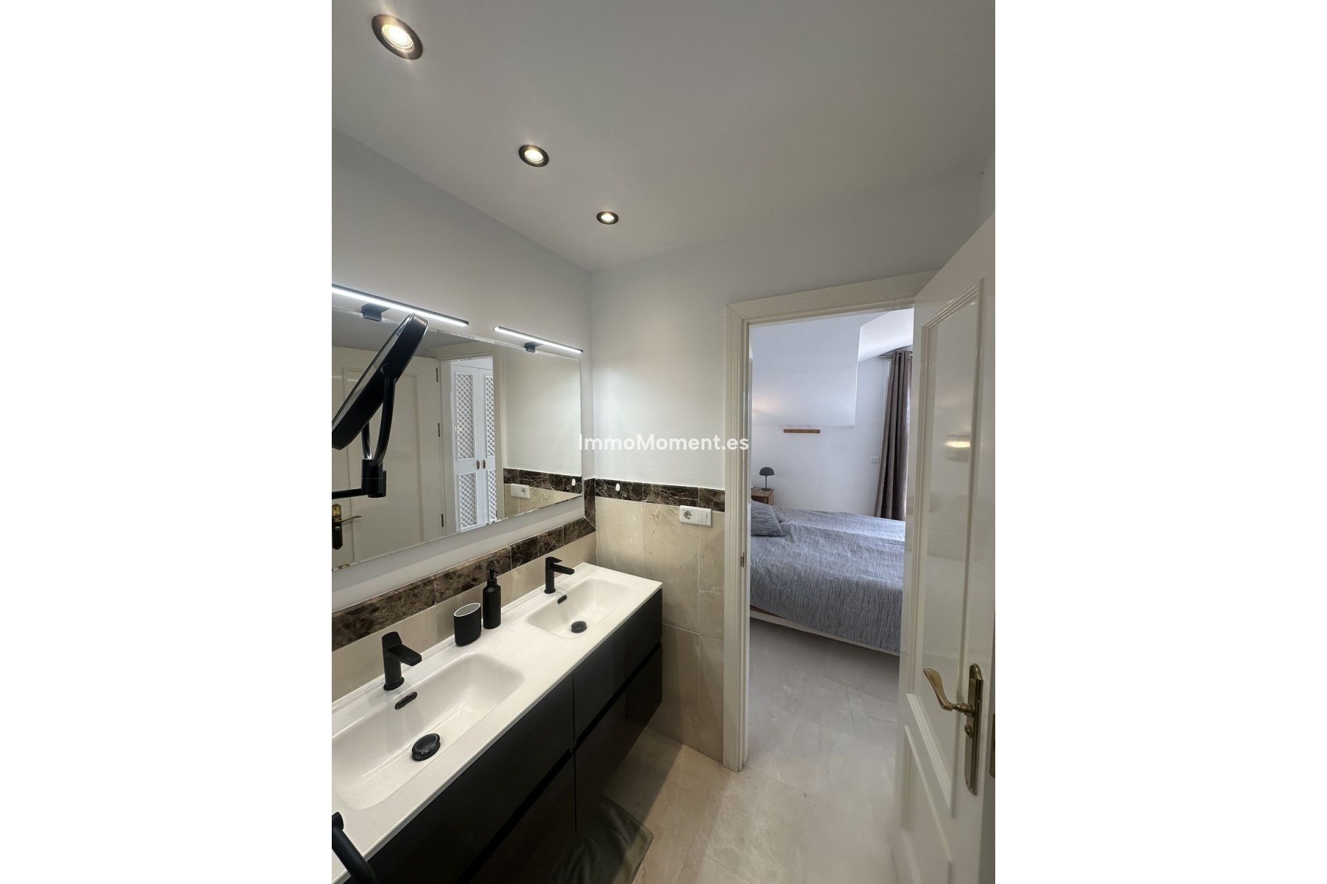 Resale - Apartment - Marbella - Elviria