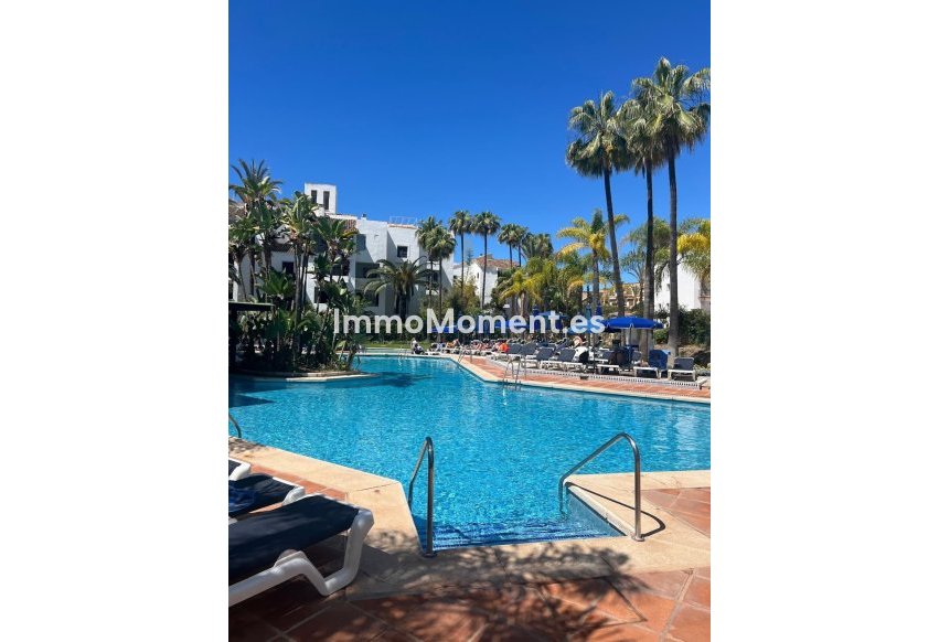 Resale - Apartment - Marbella - Elviria