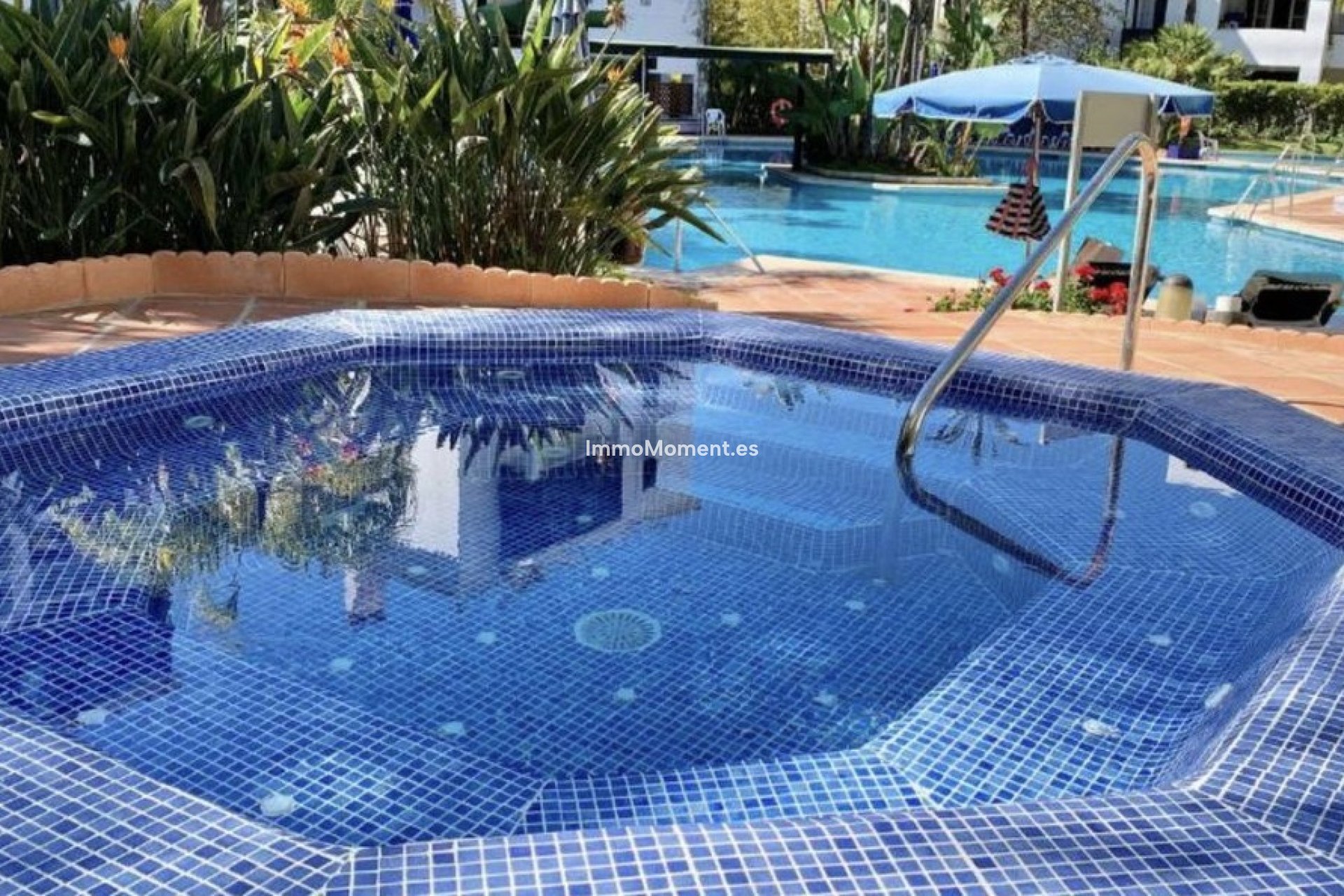 Resale - Apartment - Marbella - Elviria