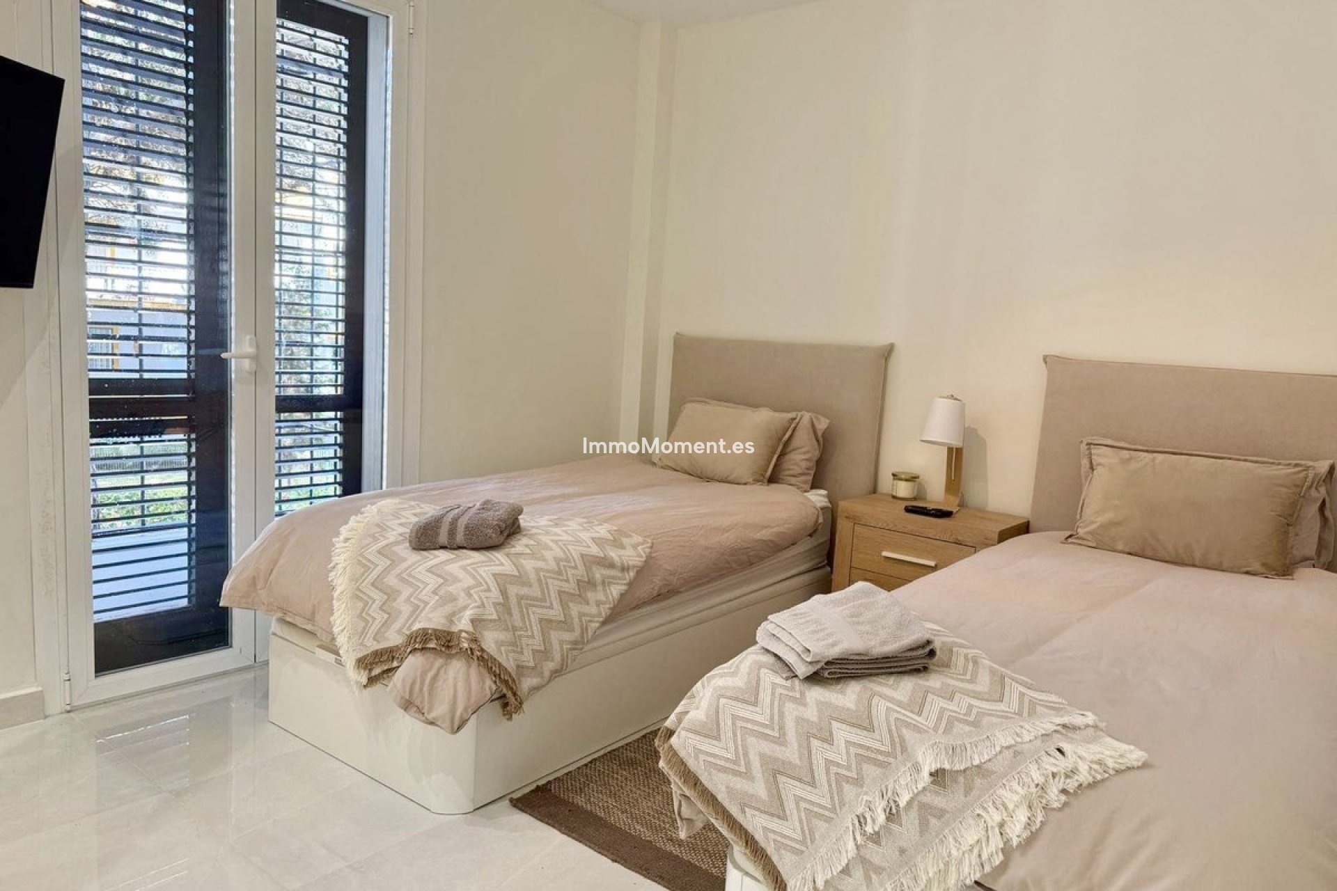 Resale - Apartment - Marbella - Elviria