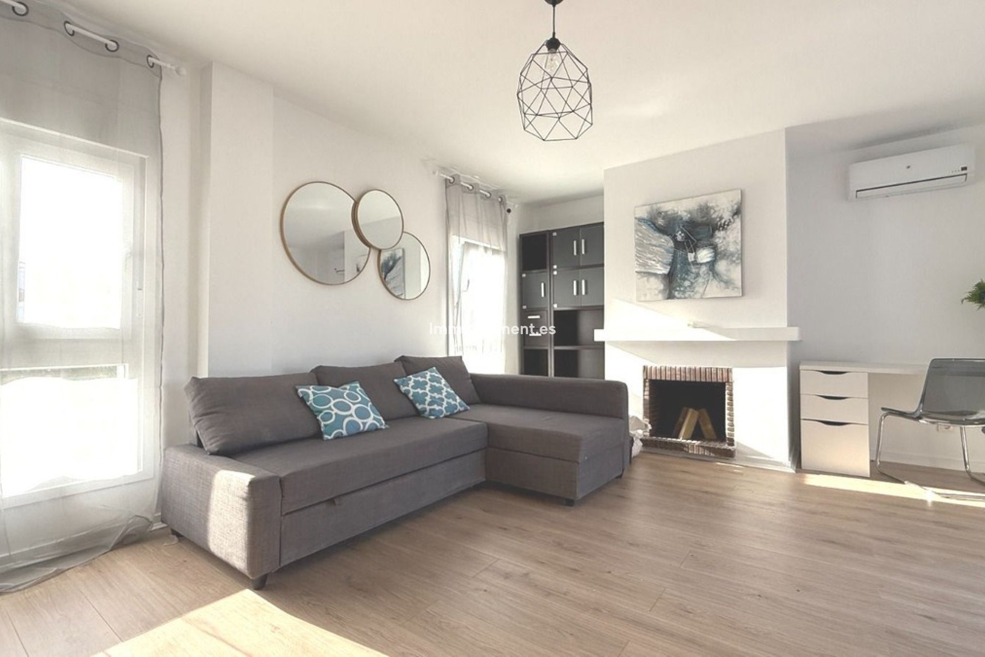 Resale - Apartment - Marbella - Elviria
