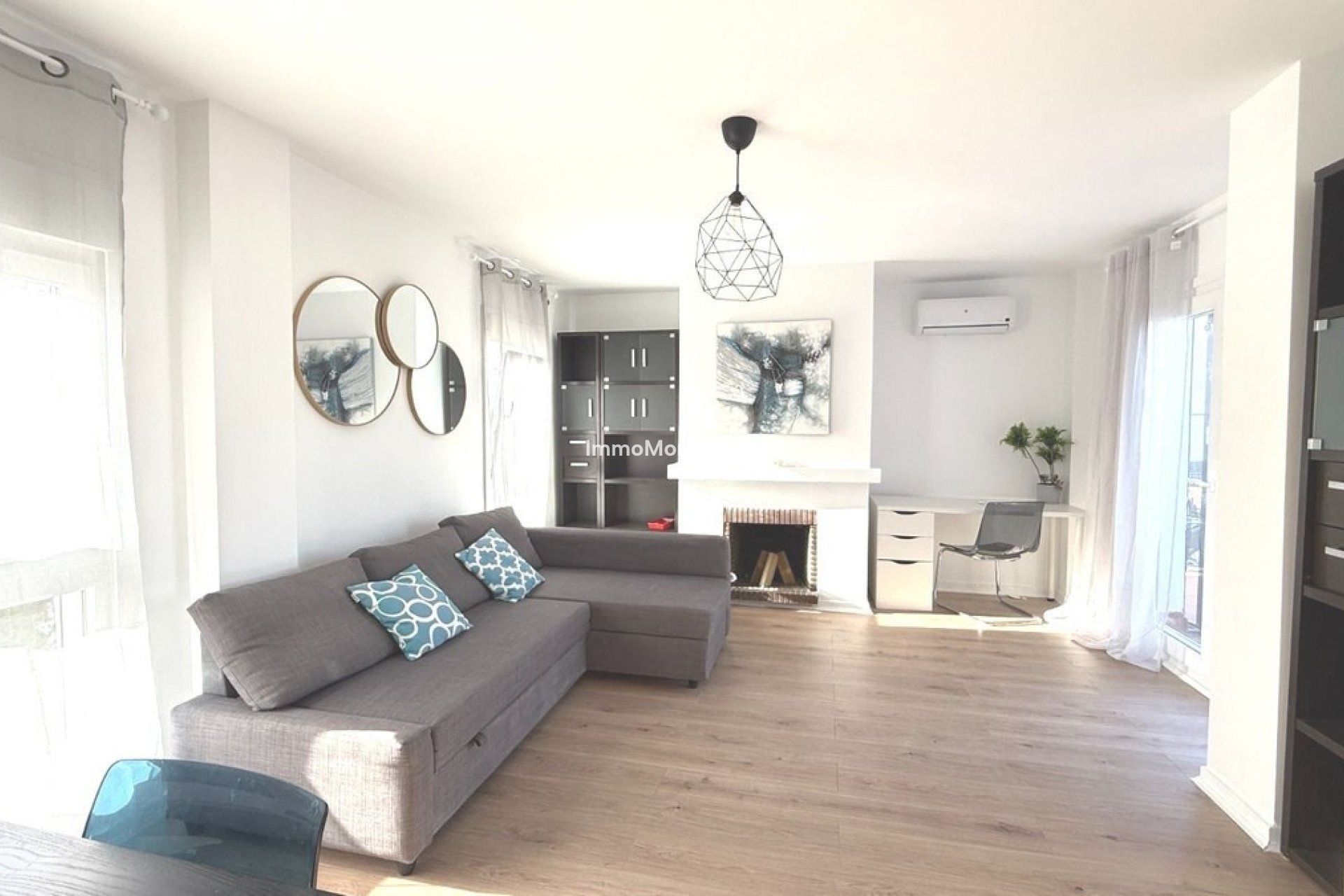 Resale - Apartment - Marbella - Elviria