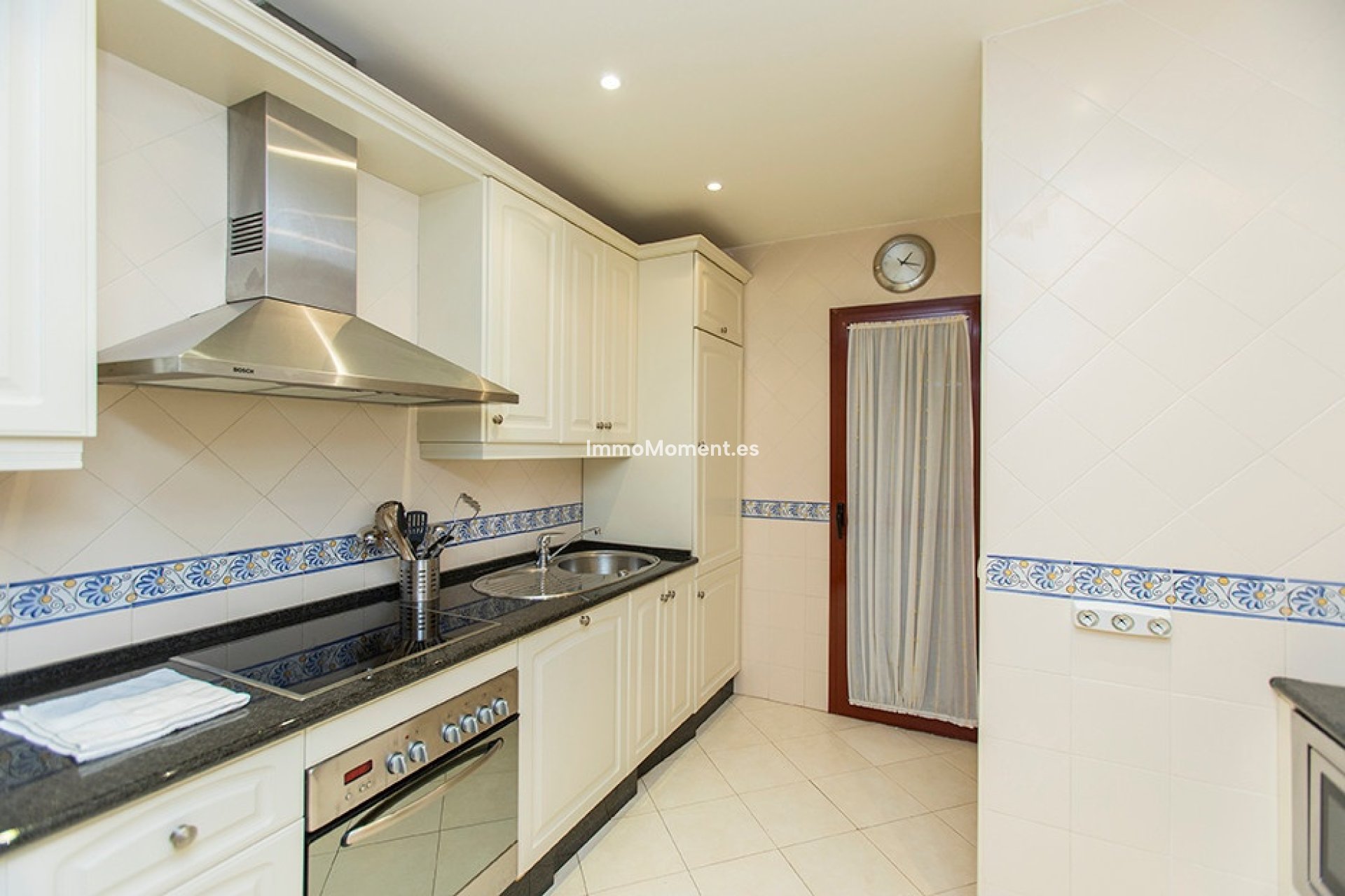 Resale - Apartment - Marbella - Elviria