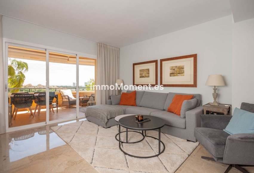 Resale - Apartment - Marbella - Elviria