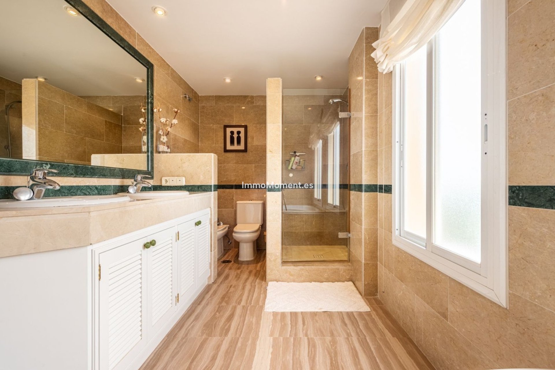 Resale - Apartment - Marbella - Elviria