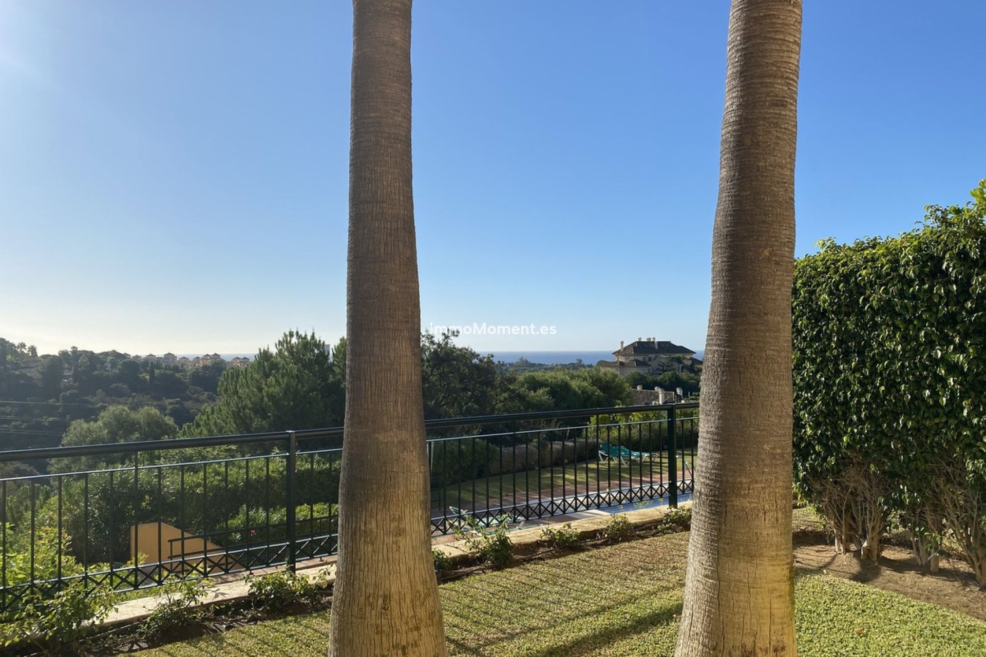 Resale - Apartment - Marbella - Elviria
