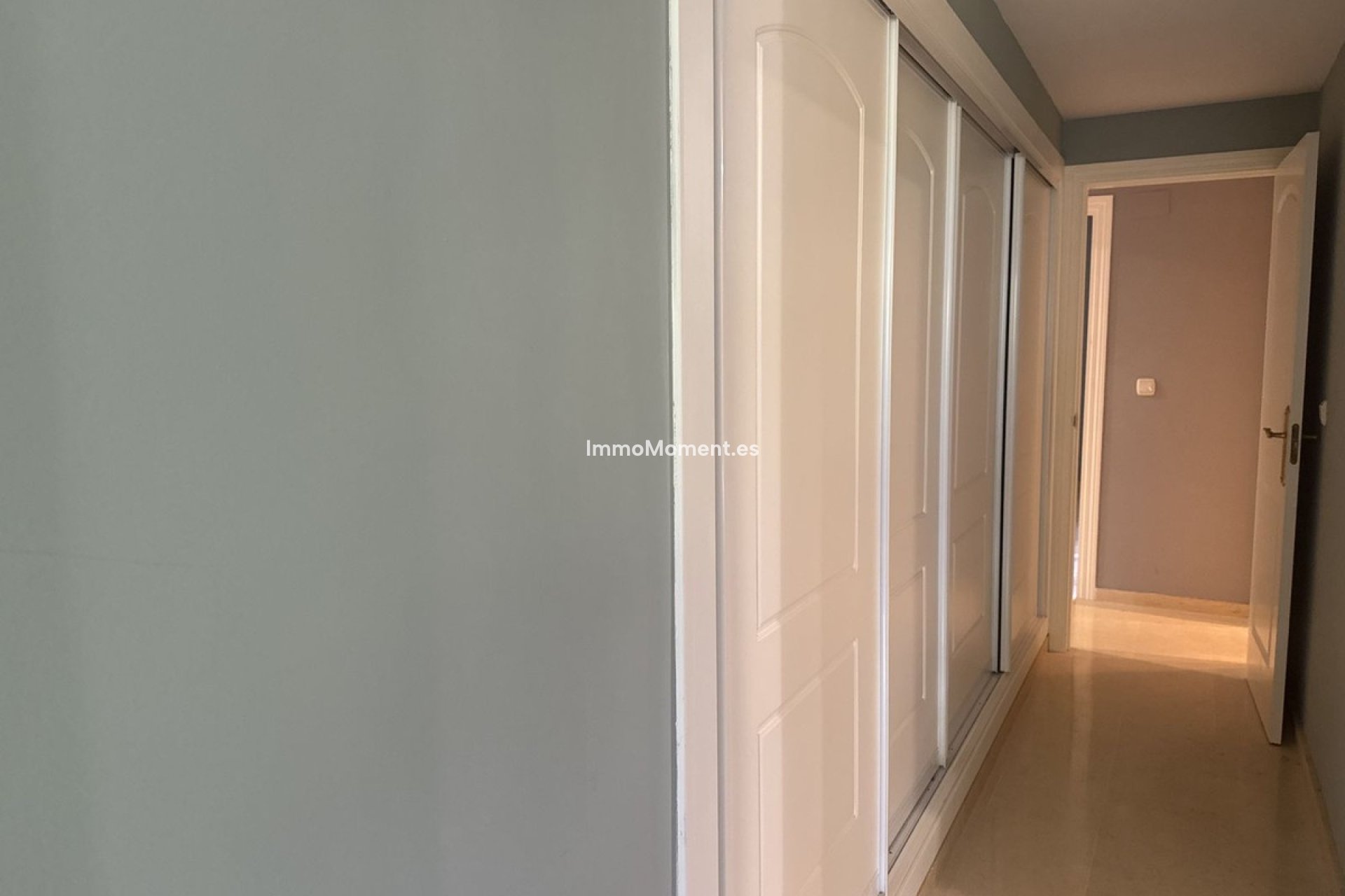 Resale - Apartment - Marbella - Elviria