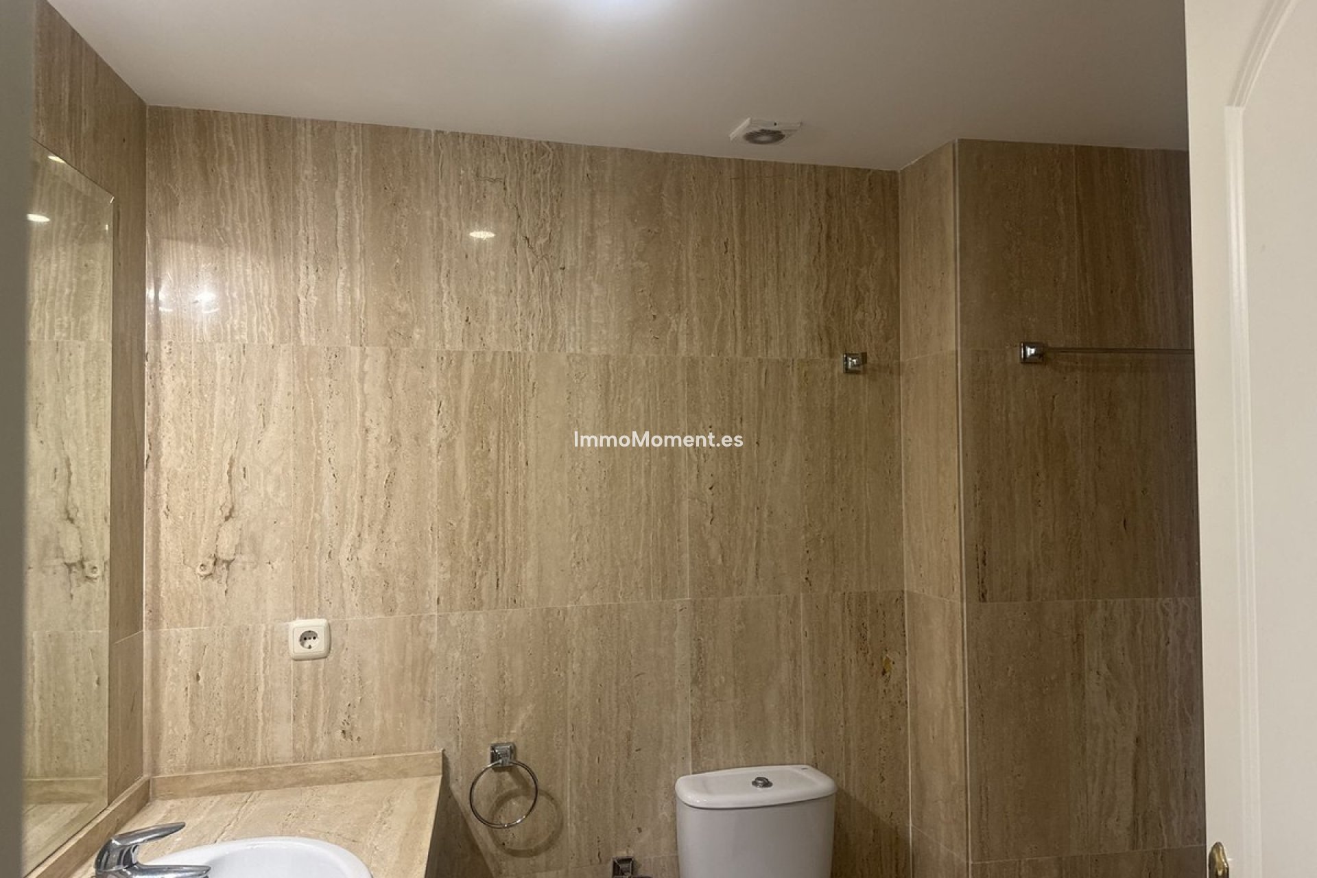 Resale - Apartment - Marbella - Elviria