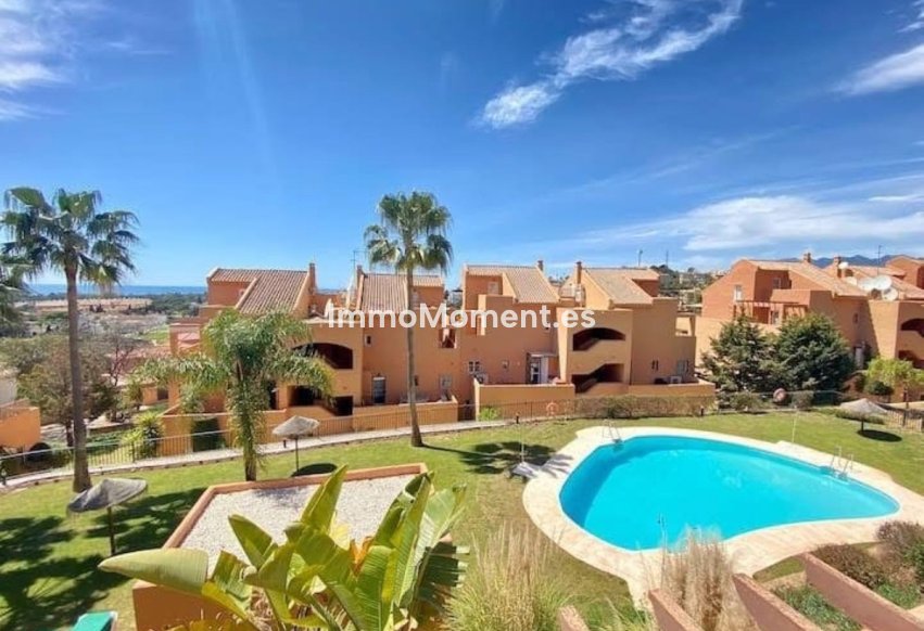Resale - Apartment - Marbella - Elviria