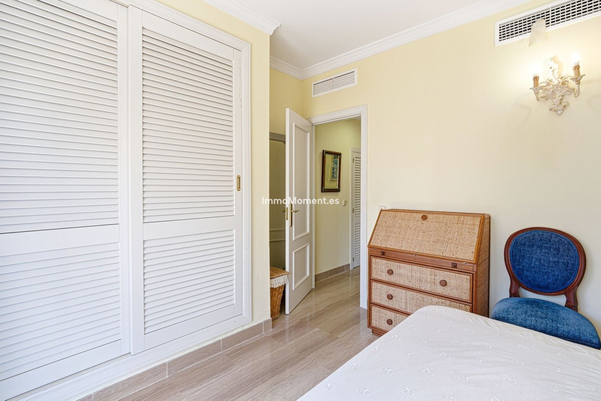 Resale - Apartment - Marbella - Elviria