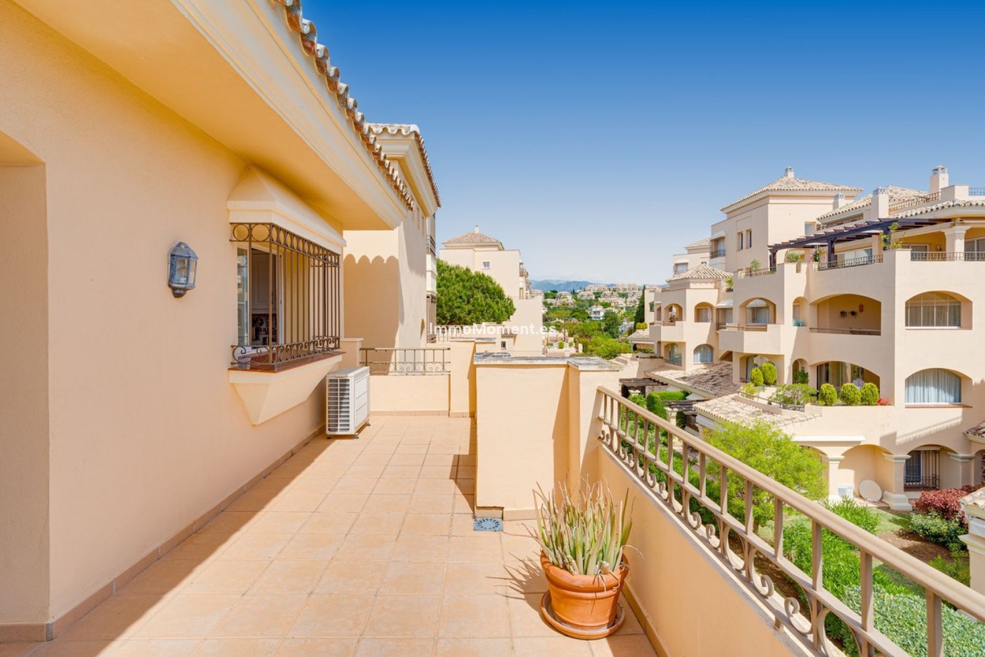 Resale - Apartment - Marbella - Elviria