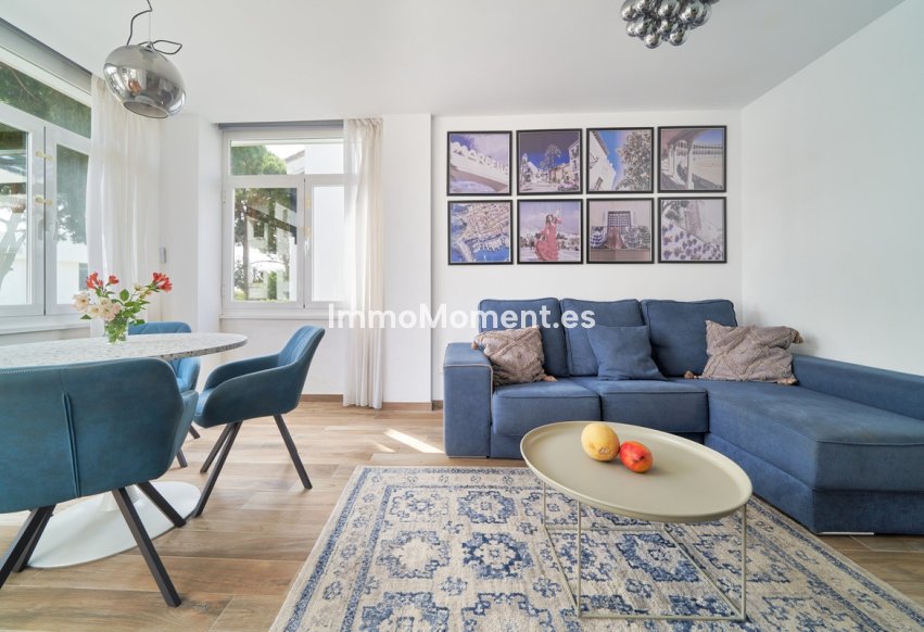 Resale - Apartment - Marbella - Elviria