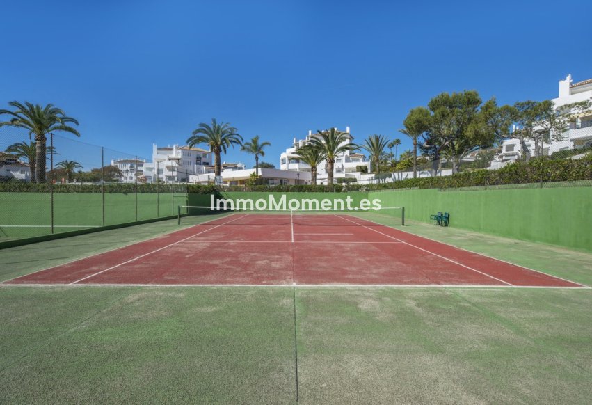 Resale - Apartment - Marbella - Elviria