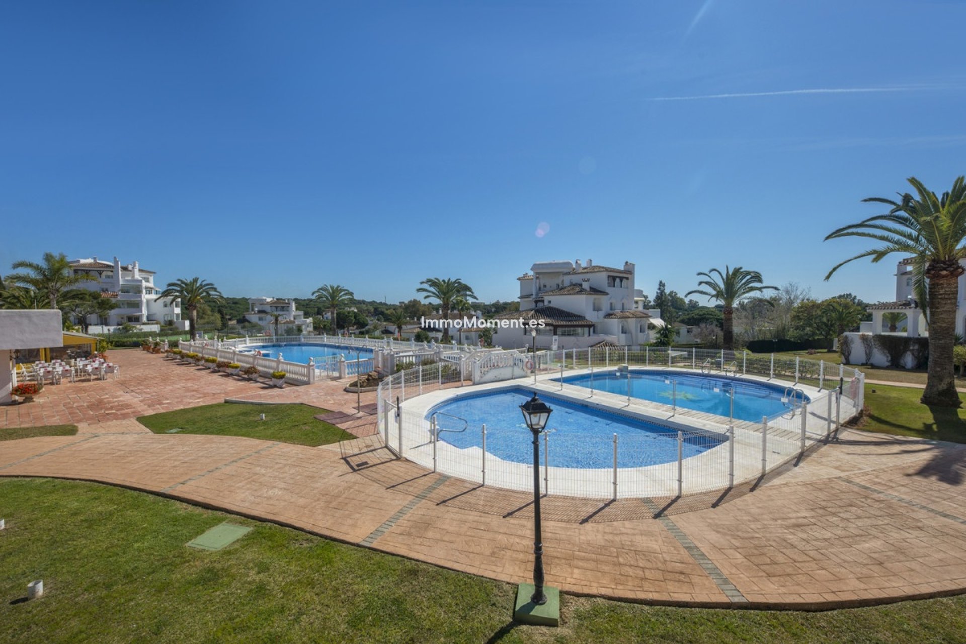 Resale - Apartment - Marbella - Elviria