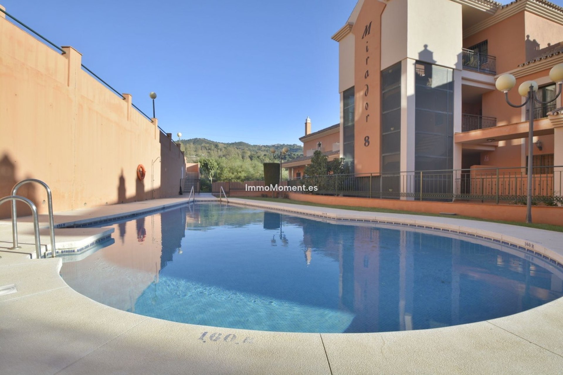 Resale - Apartment - Marbella - Elviria