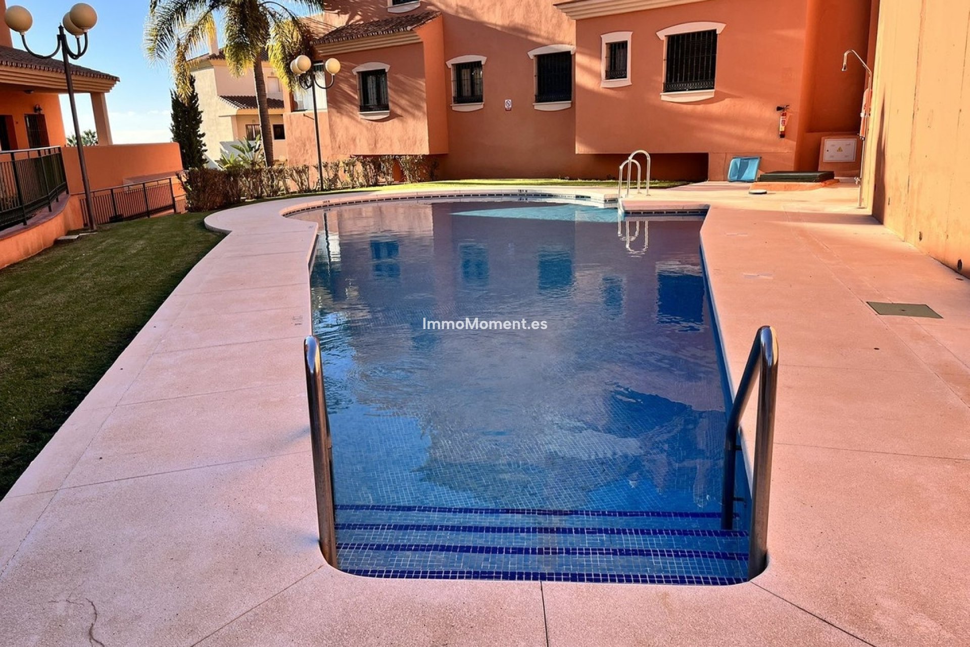 Resale - Apartment - Marbella - Elviria