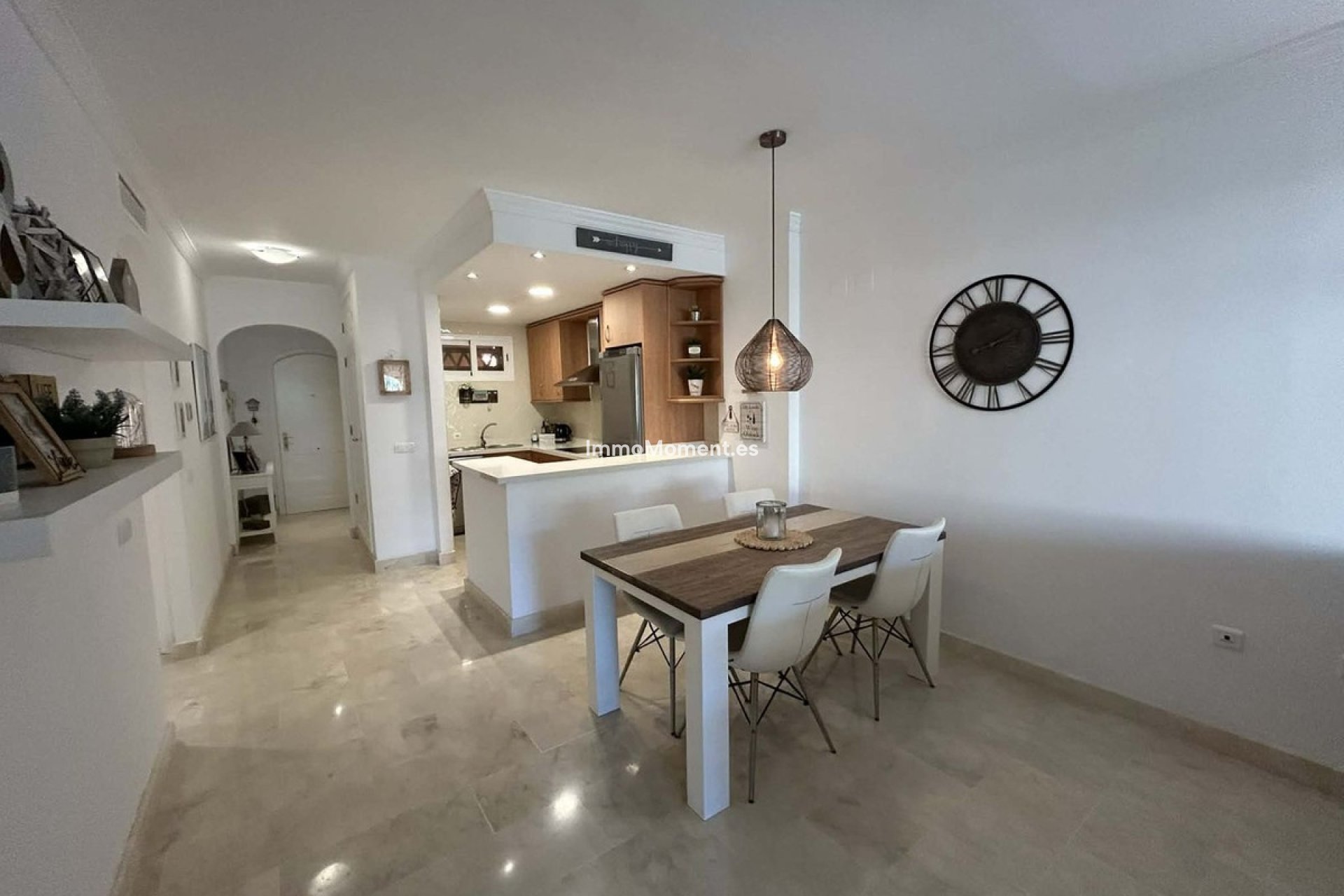 Resale - Apartment - Marbella - Elviria