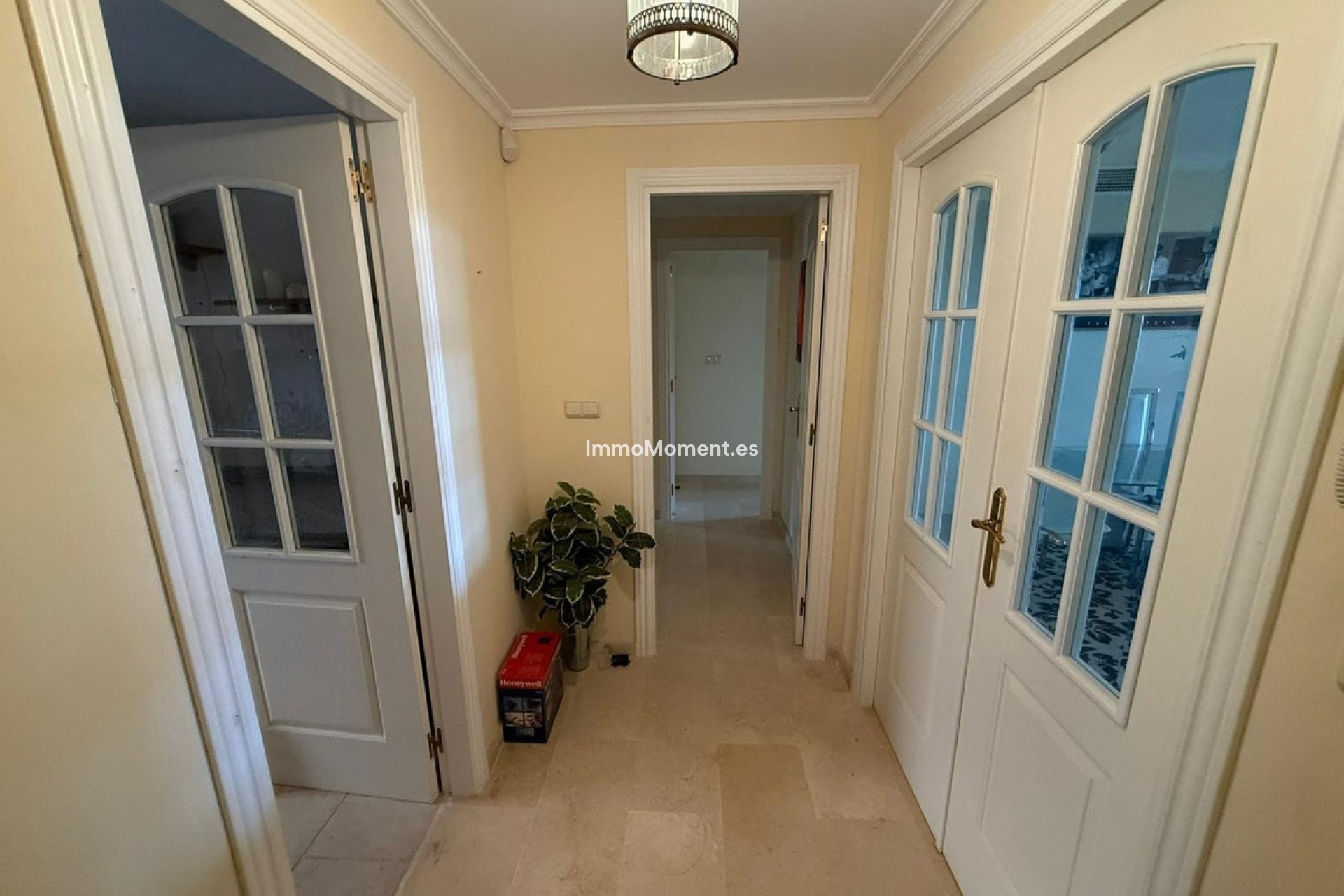 Resale - Apartment - Marbella - Elviria