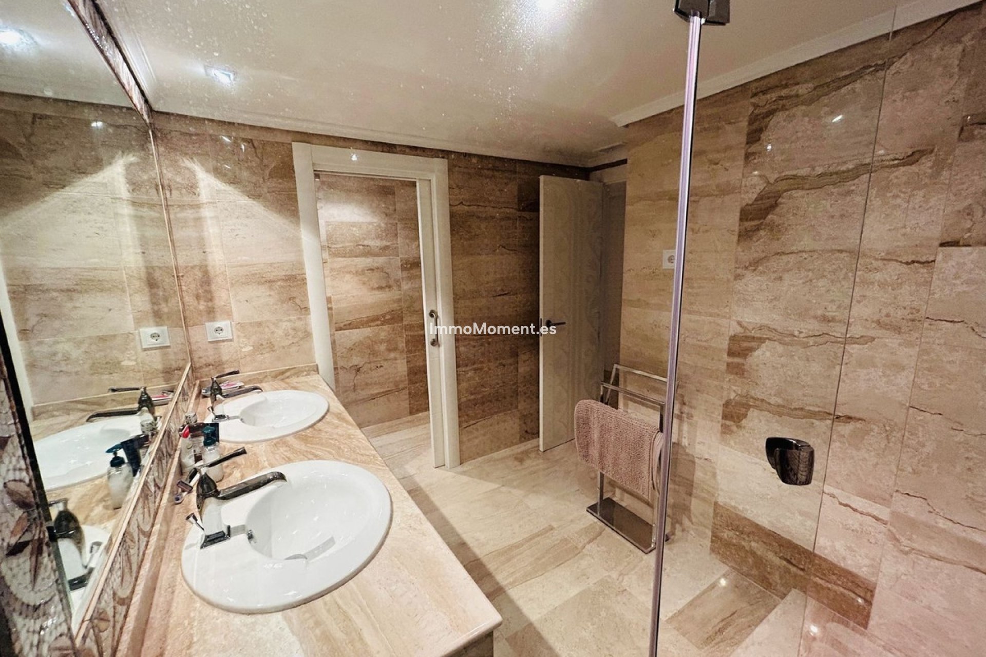 Resale - Apartment - Marbella - Elviria