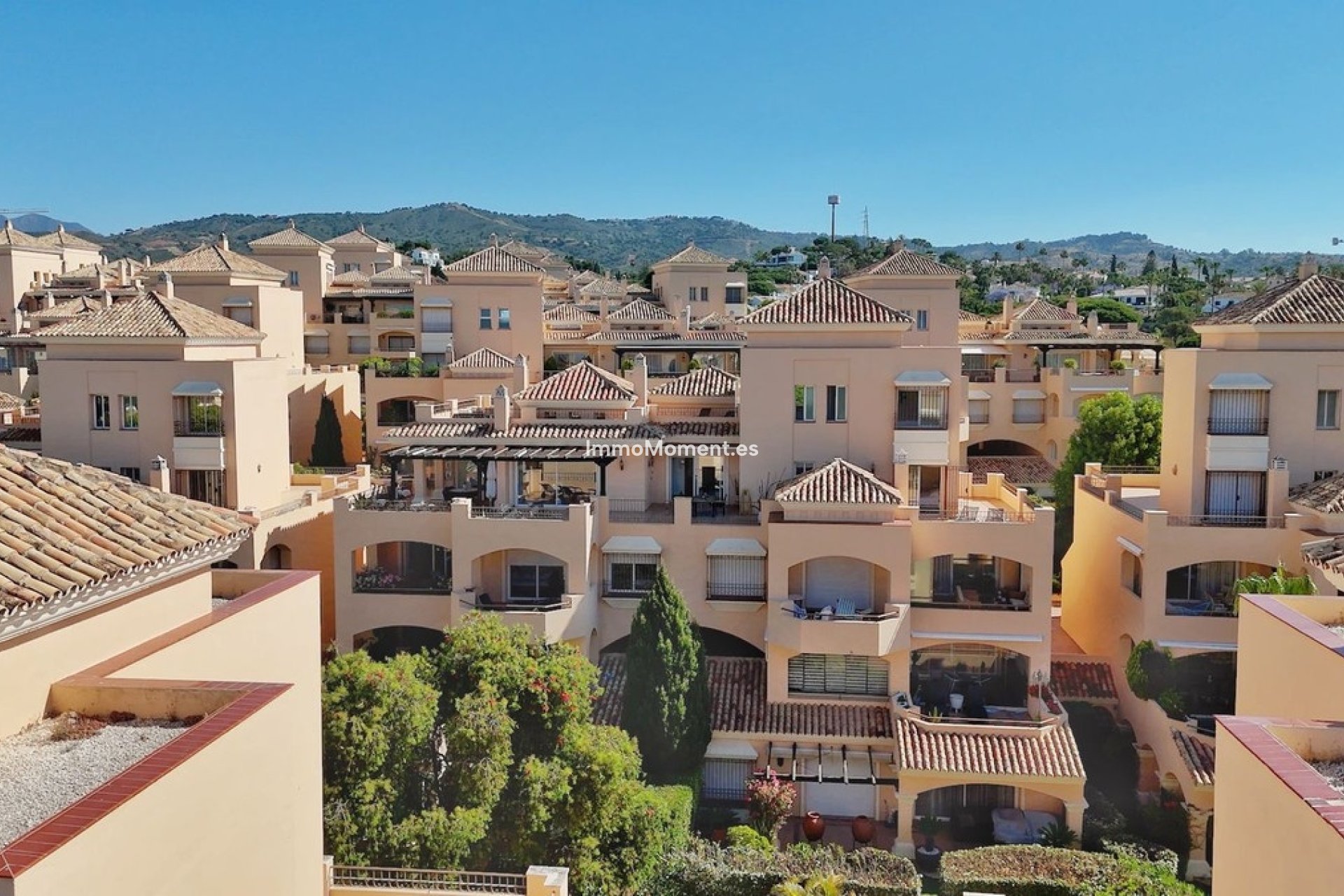 Resale - Apartment - Marbella - Elviria