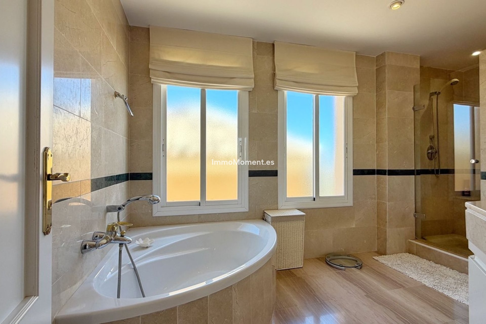 Resale - Apartment - Marbella - Elviria