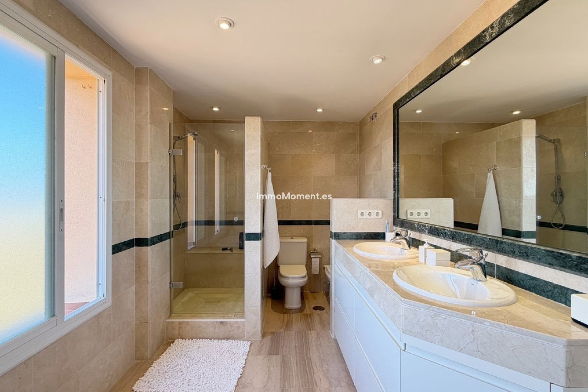 Resale - Apartment - Marbella - Elviria