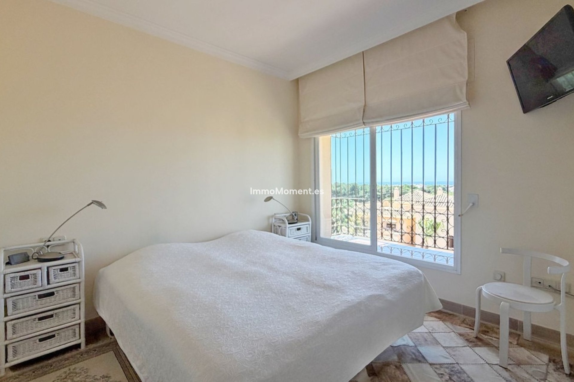 Resale - Apartment - Marbella - Elviria