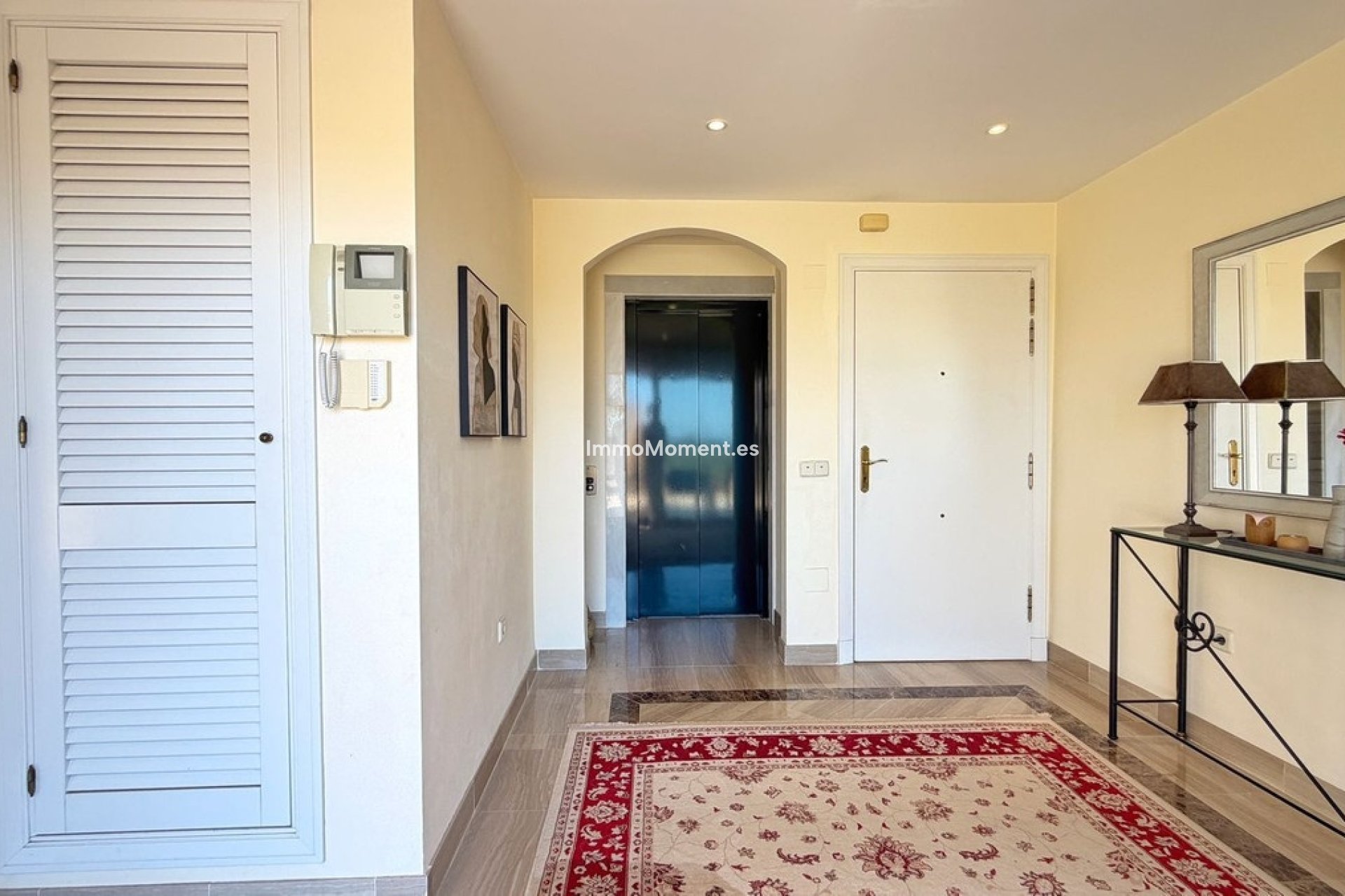Resale - Apartment - Marbella - Elviria