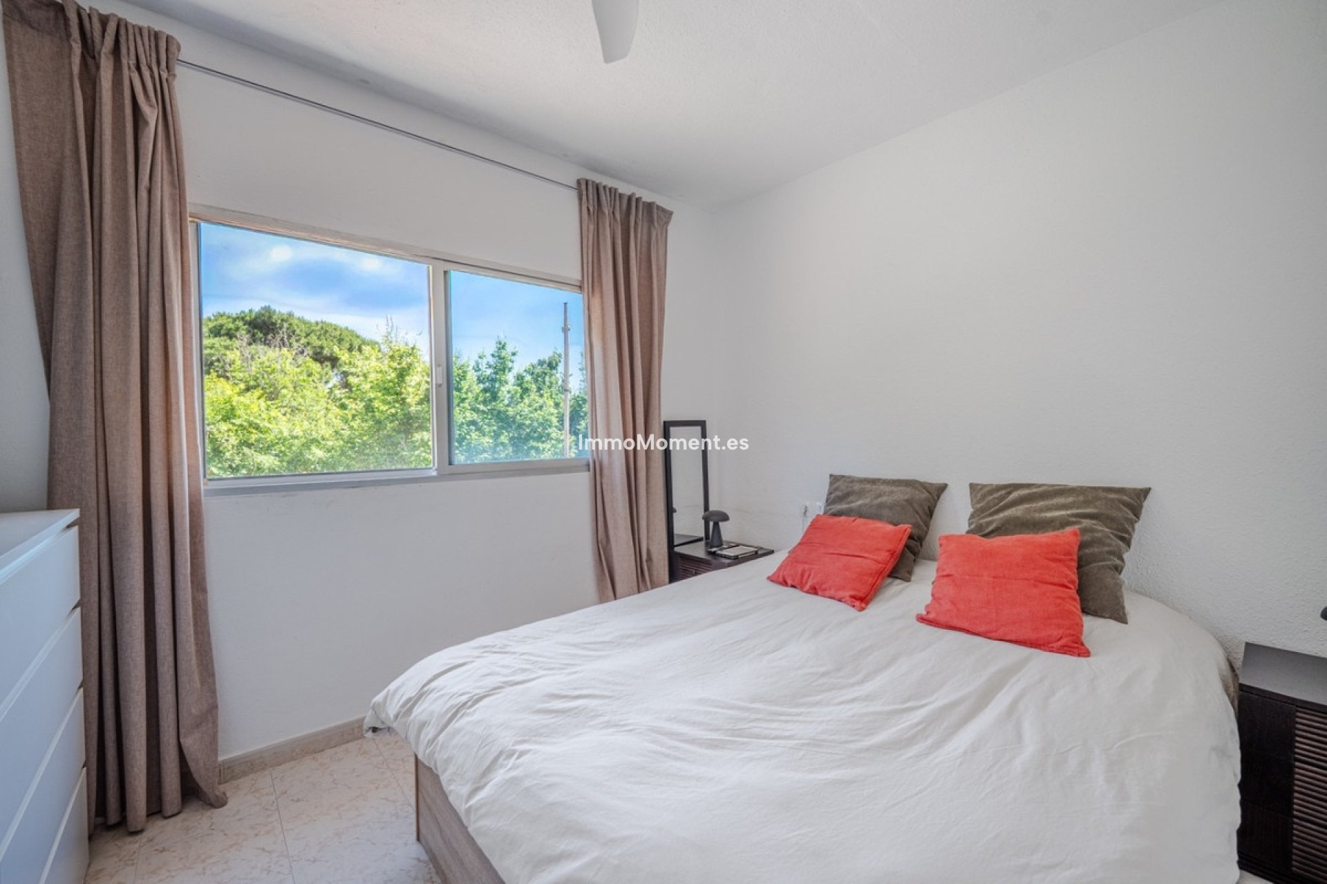 Resale - Apartment - Marbella - Elviria