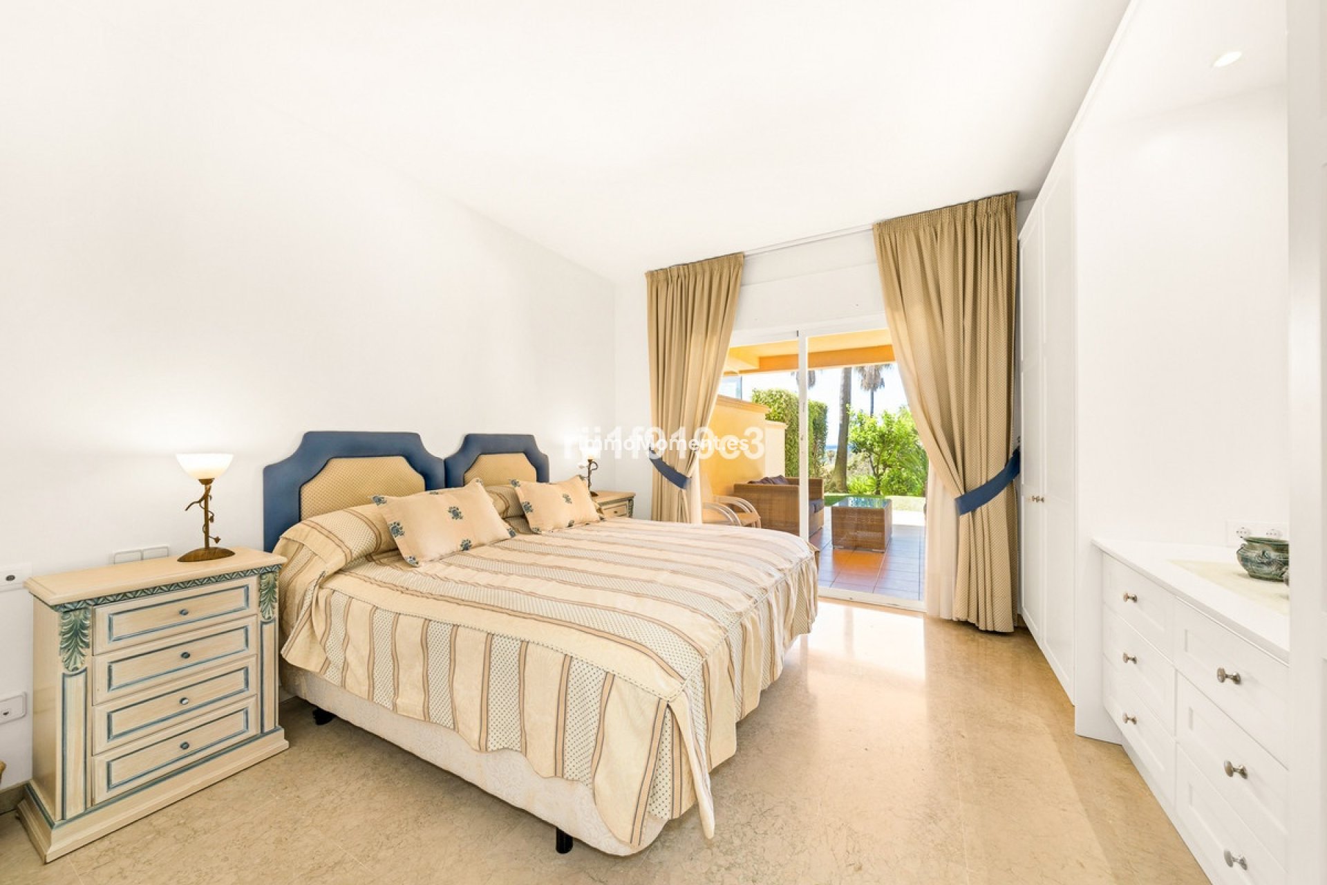 Resale - Apartment - Marbella - Elviria