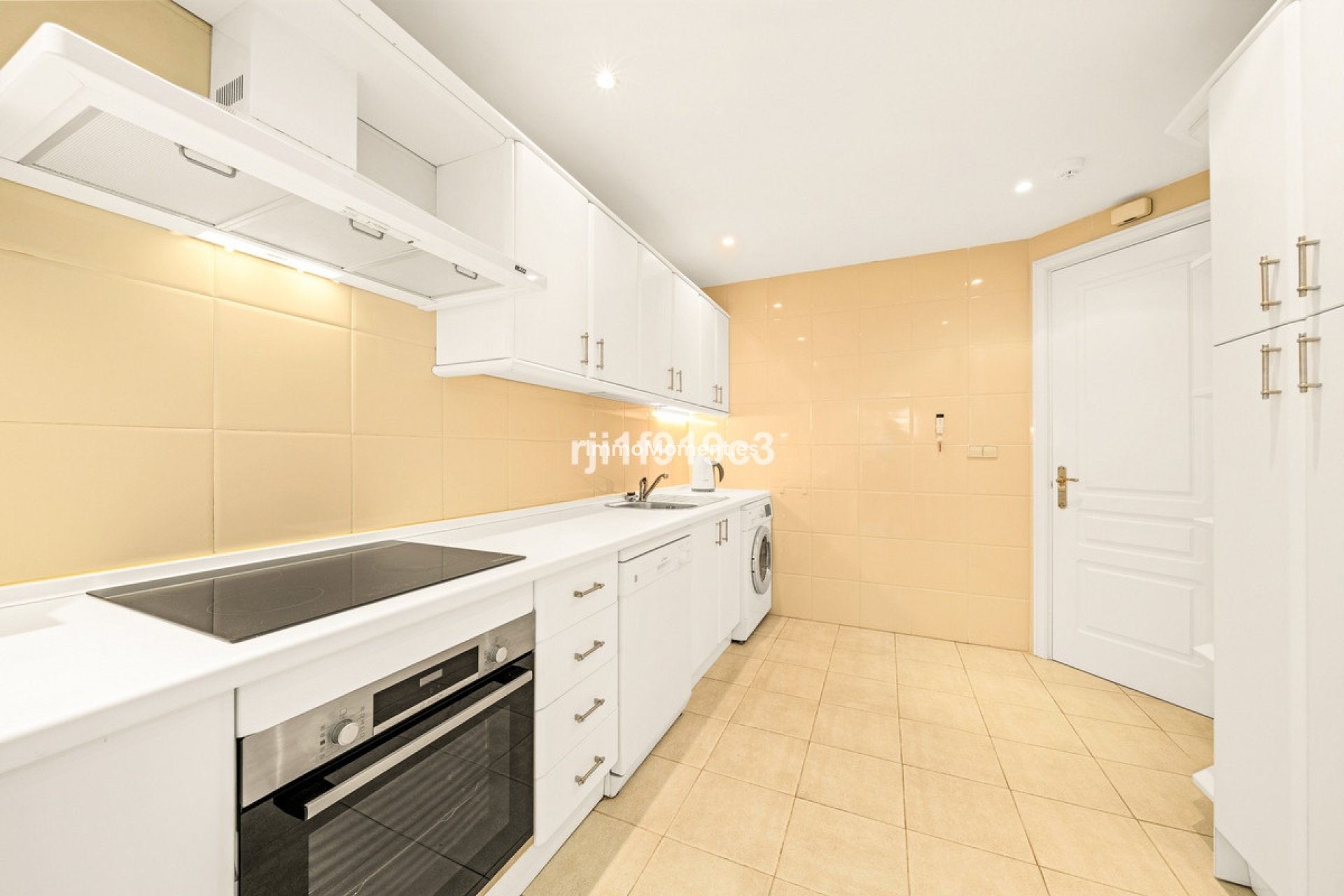 Resale - Apartment - Marbella - Elviria