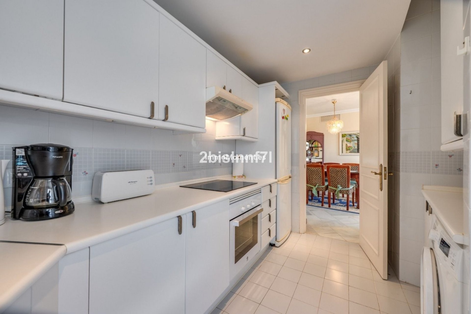 Resale - Apartment - Marbella - Elviria
