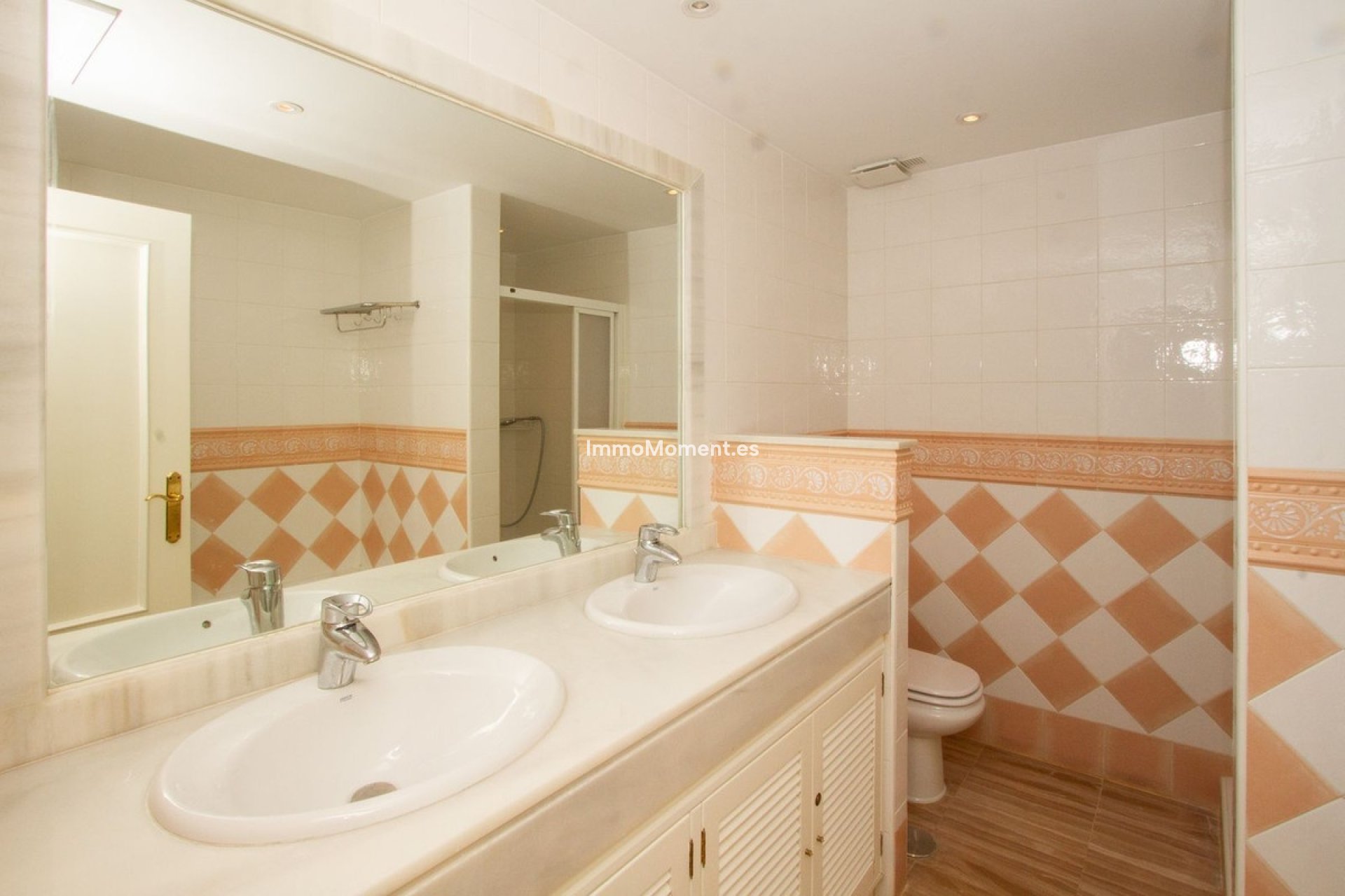 Resale - Apartment - Marbella - Elviria